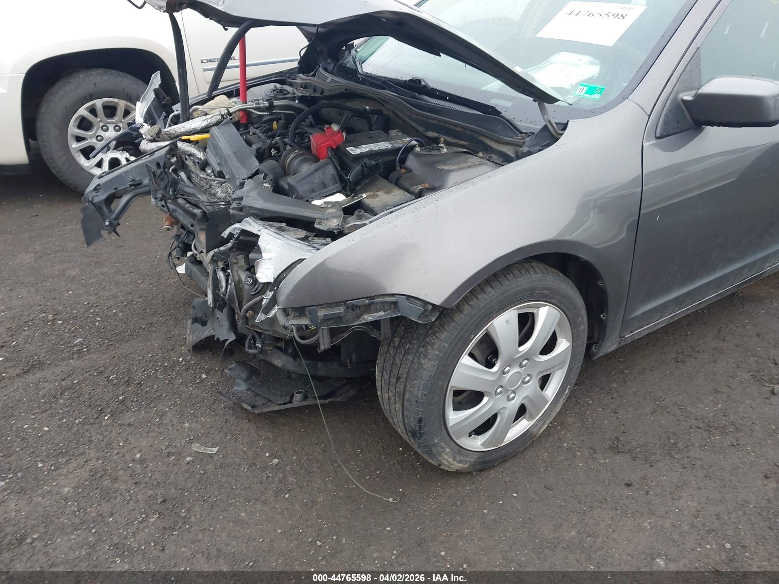 FORD FUSION image 6