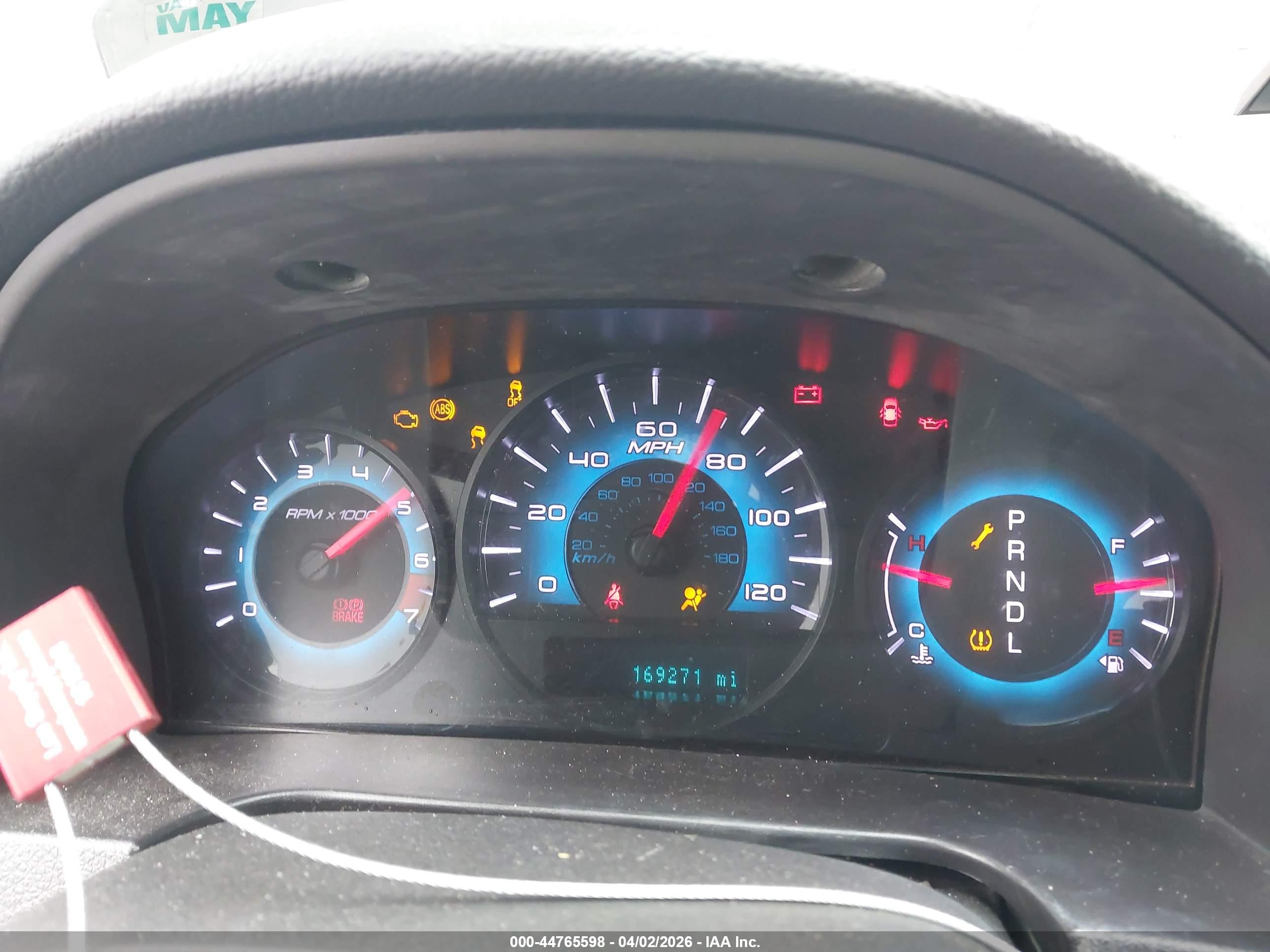FORD FUSION image 7