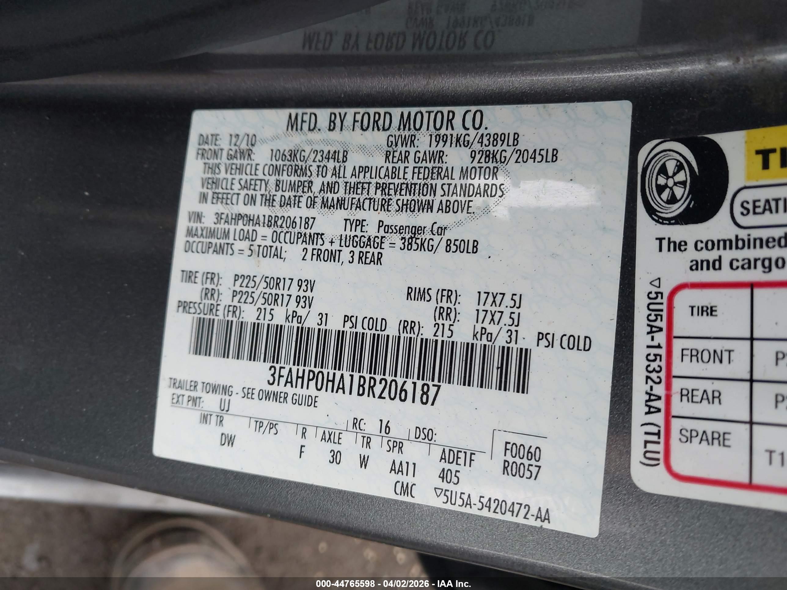 FORD FUSION image 9