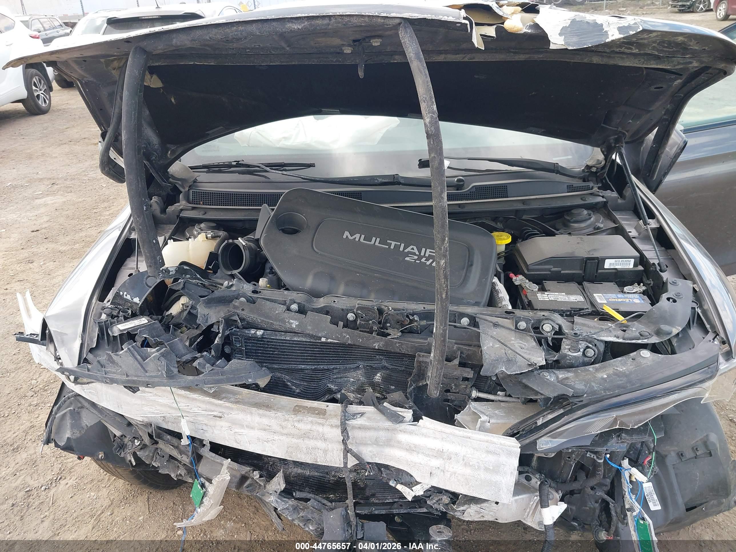 CHRYSLER 200 image 10