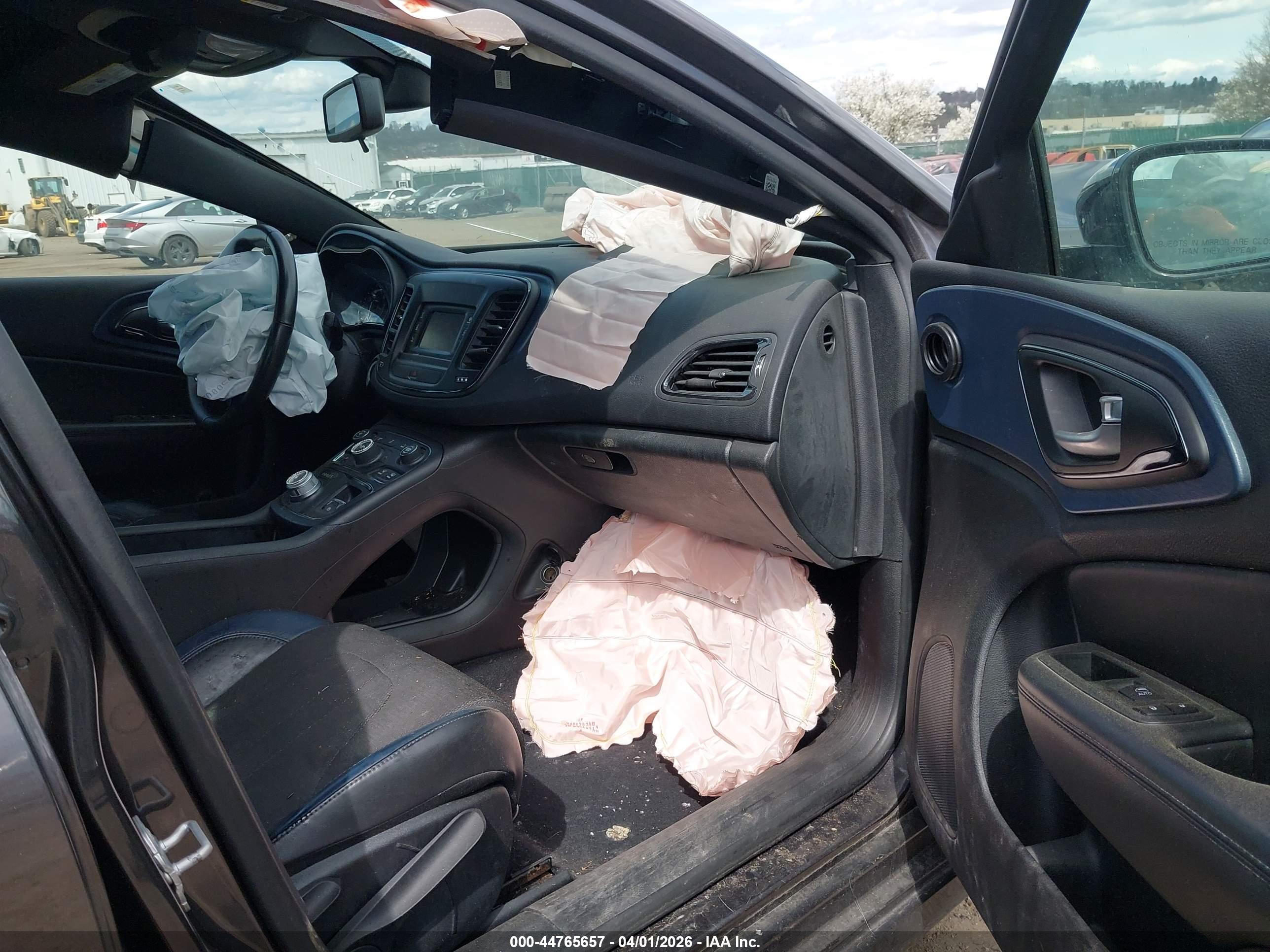 CHRYSLER 200 image 5