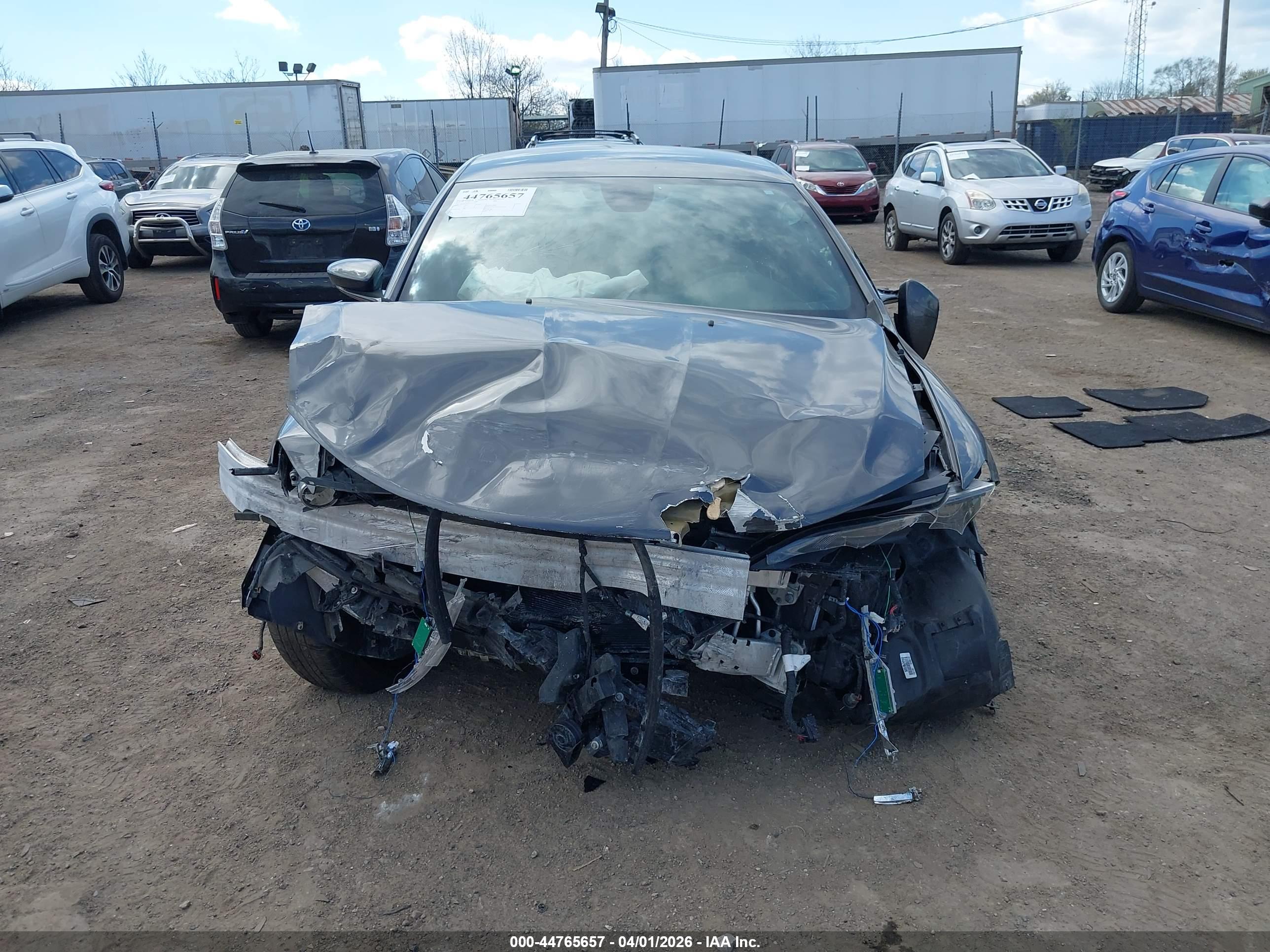 CHRYSLER 200 image 6