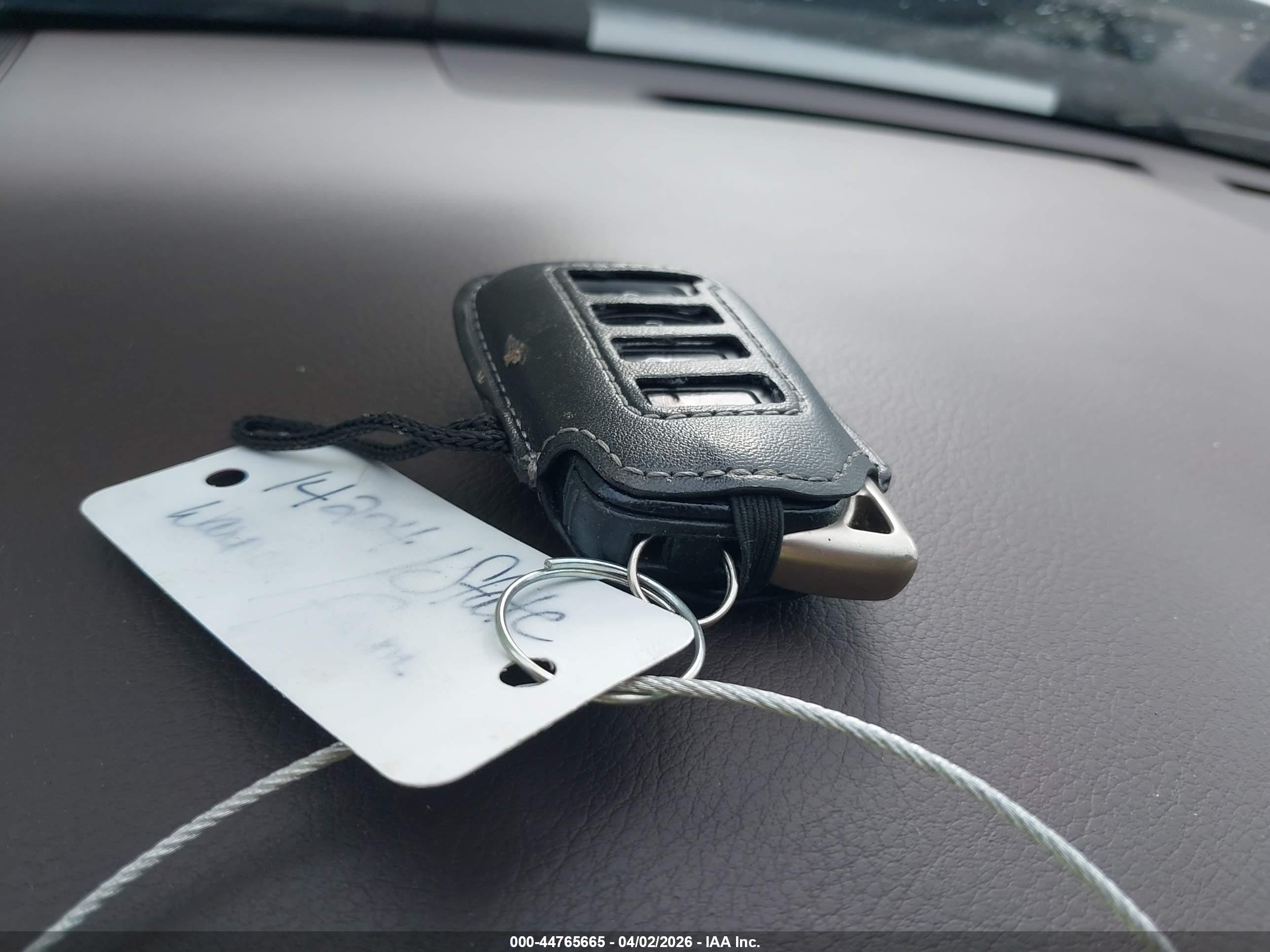 LEXUS ES image 11