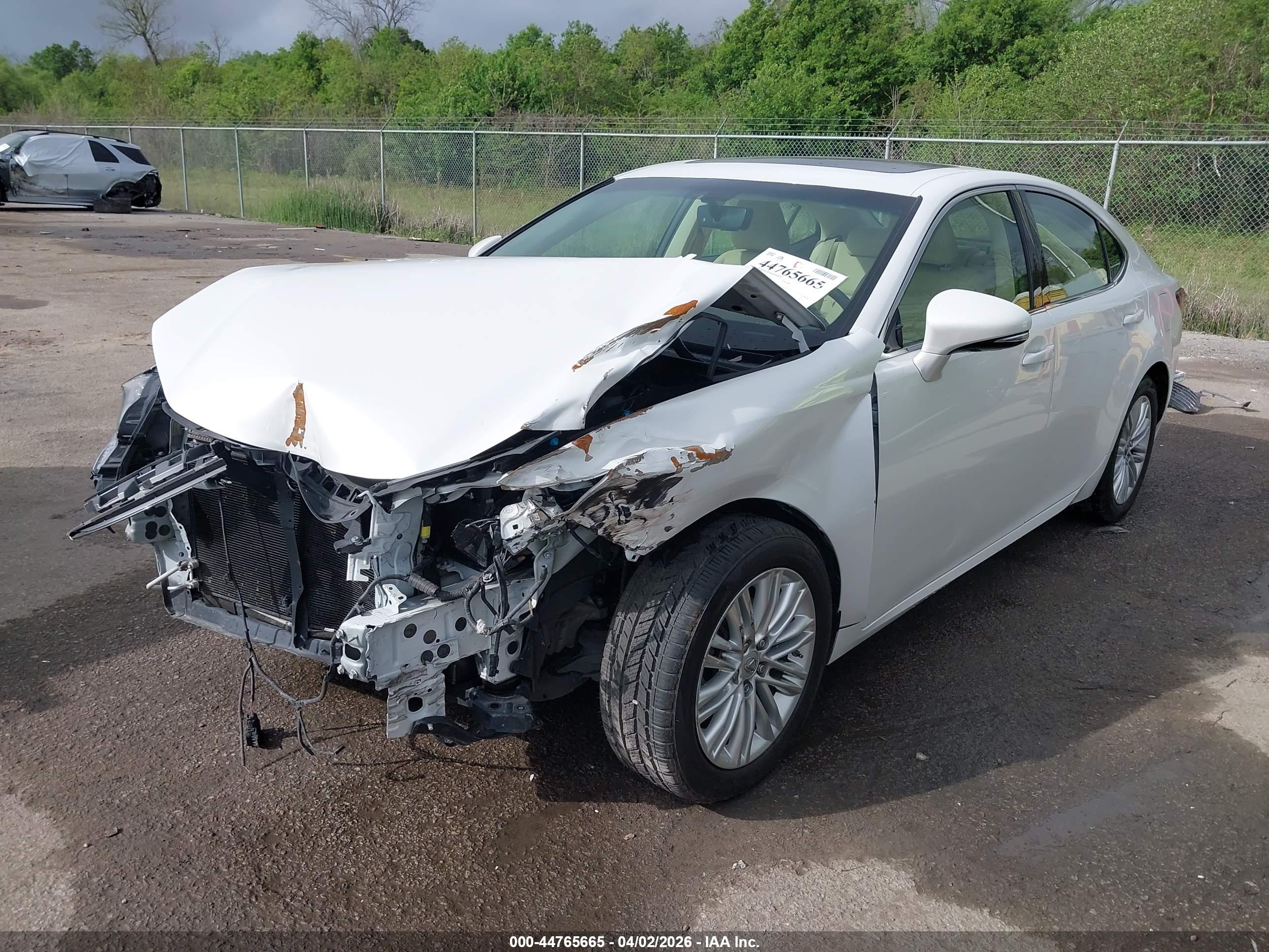 LEXUS ES image 2
