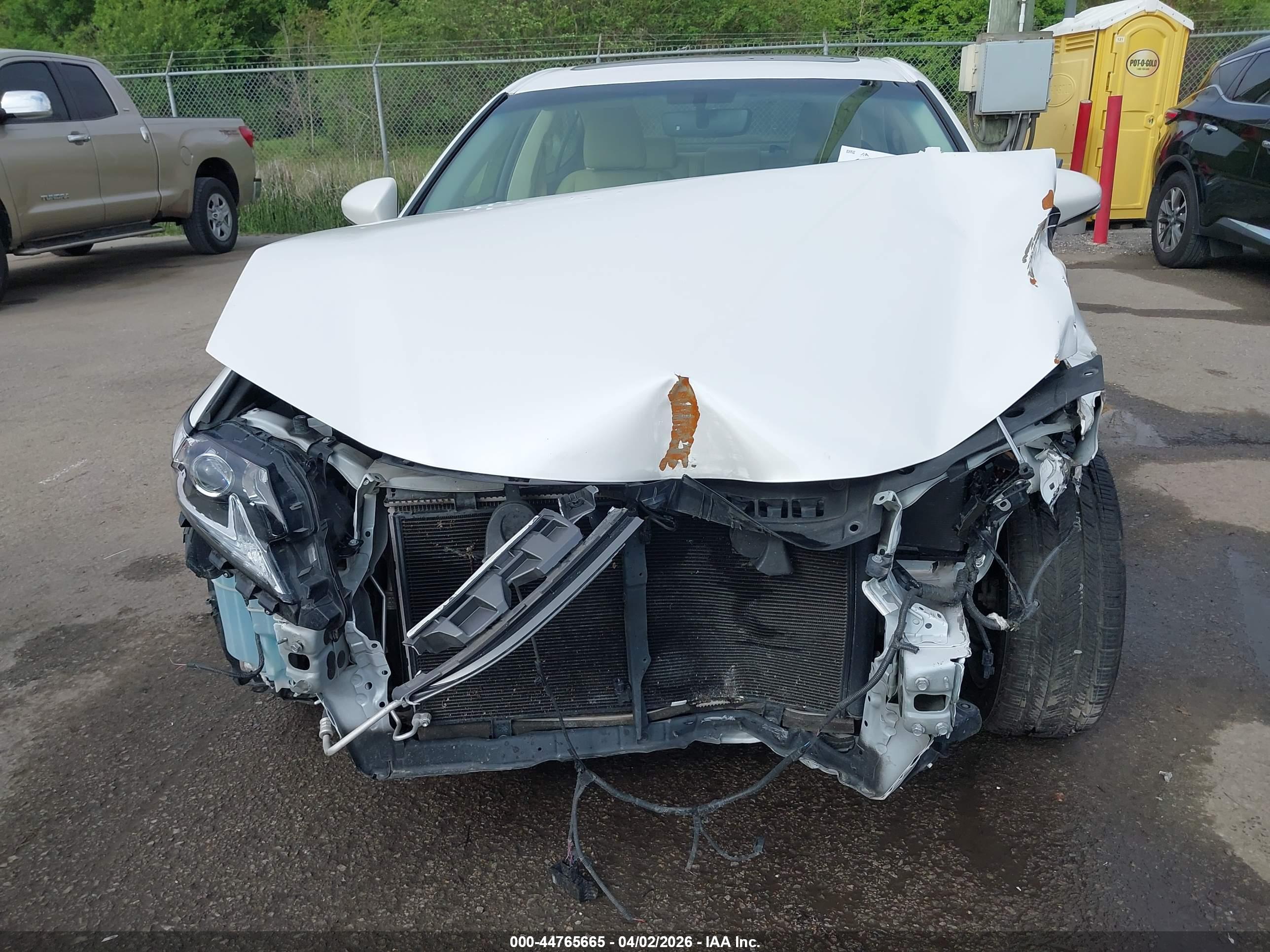 LEXUS ES image 6