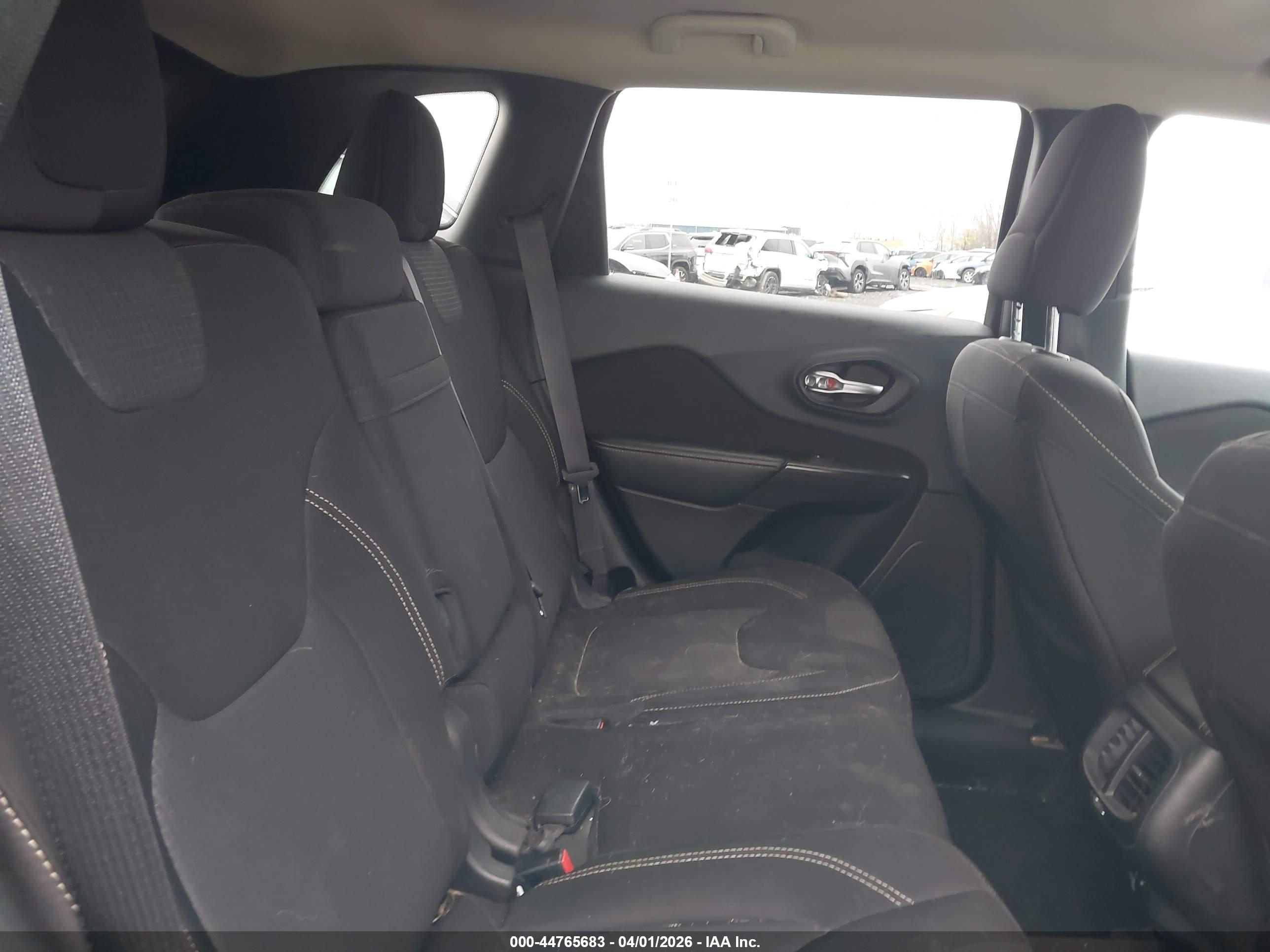 JEEP CHEROKEE image 8