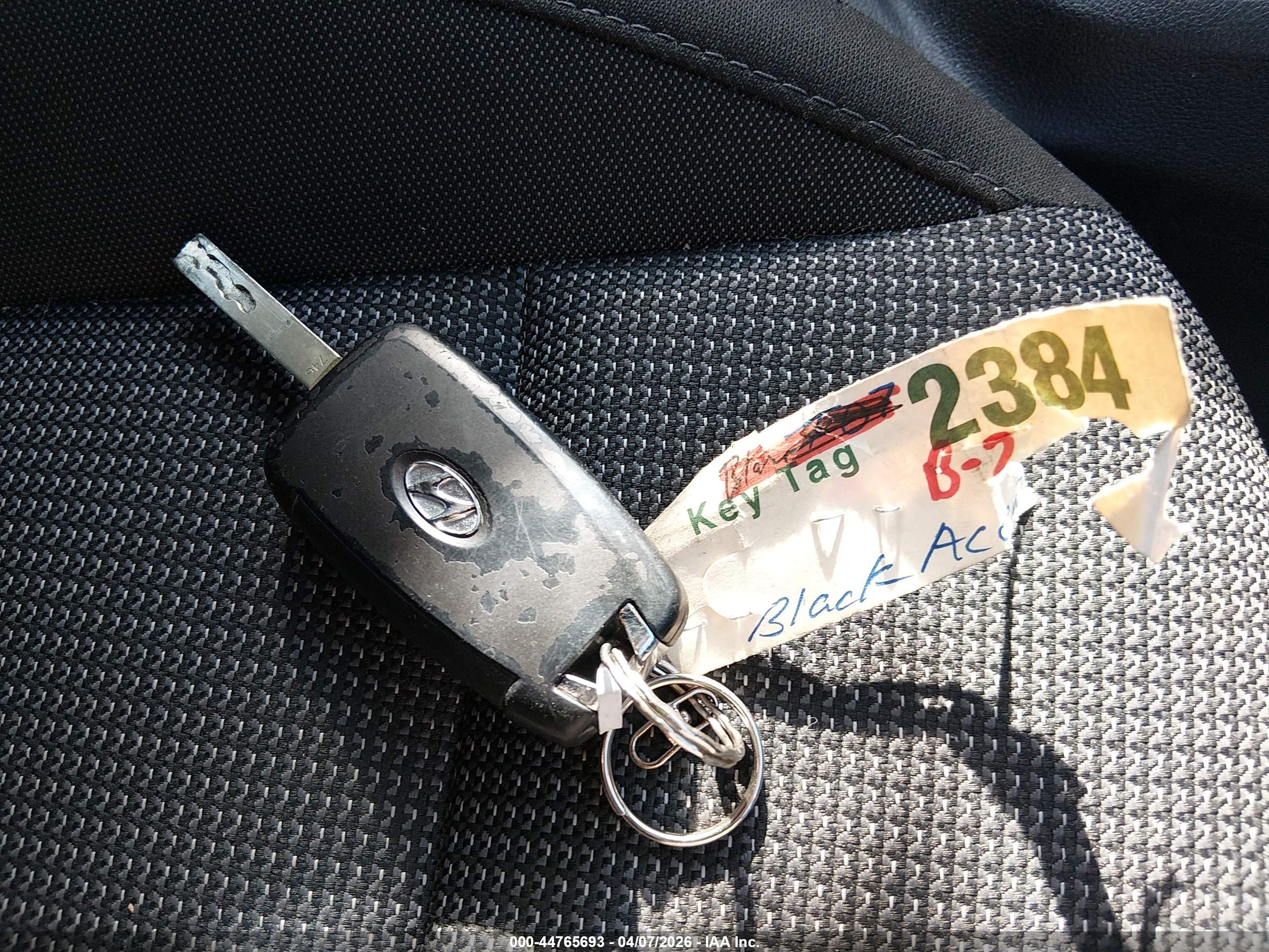 HYUNDAI ACCENT image 11