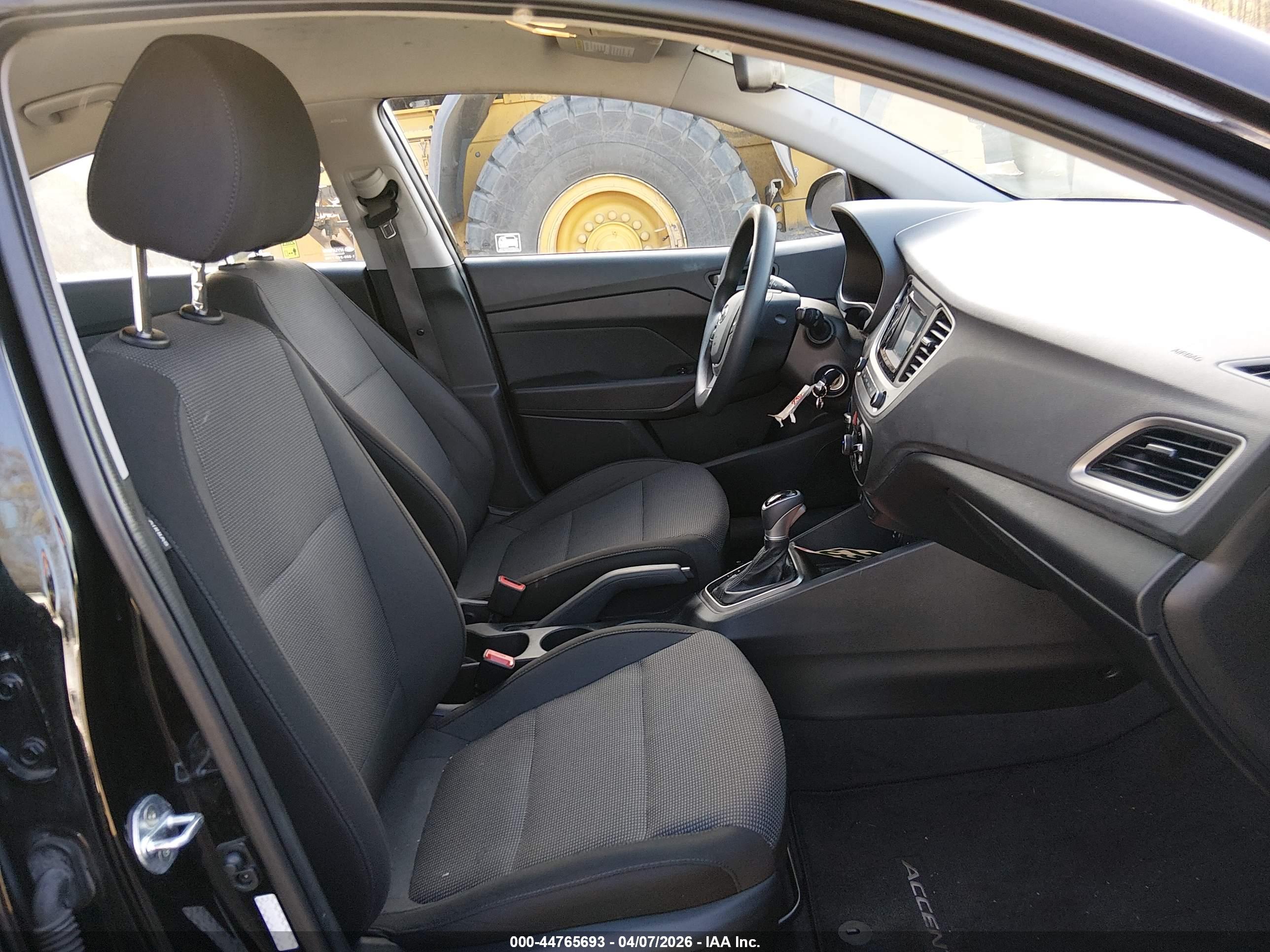 HYUNDAI ACCENT image 5