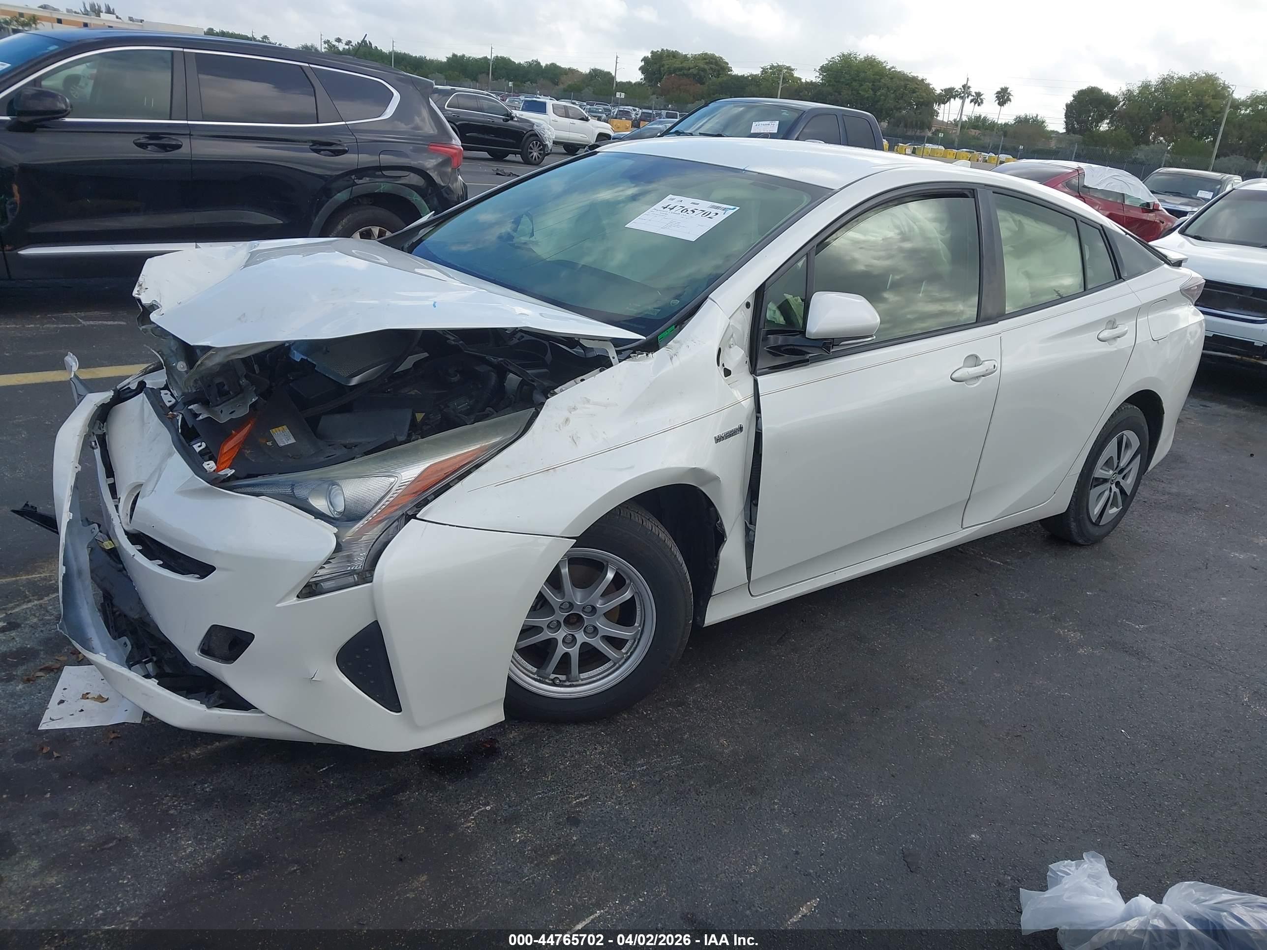 TOYOTA PRIUS image 2