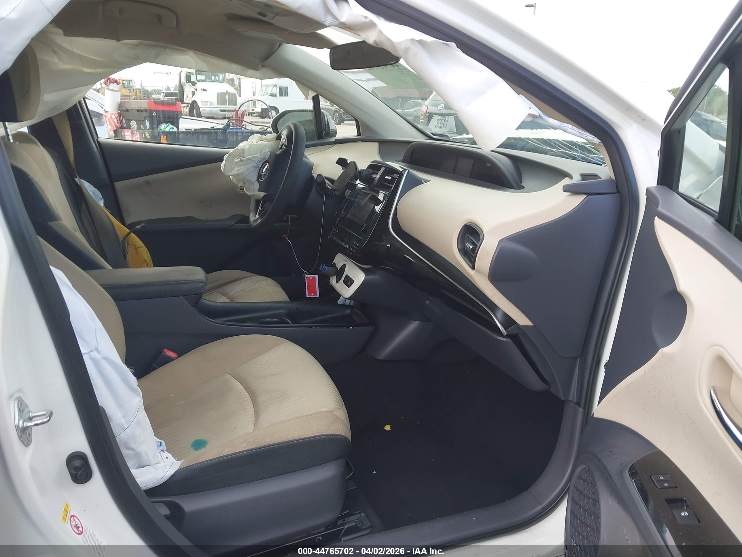 TOYOTA PRIUS image 5