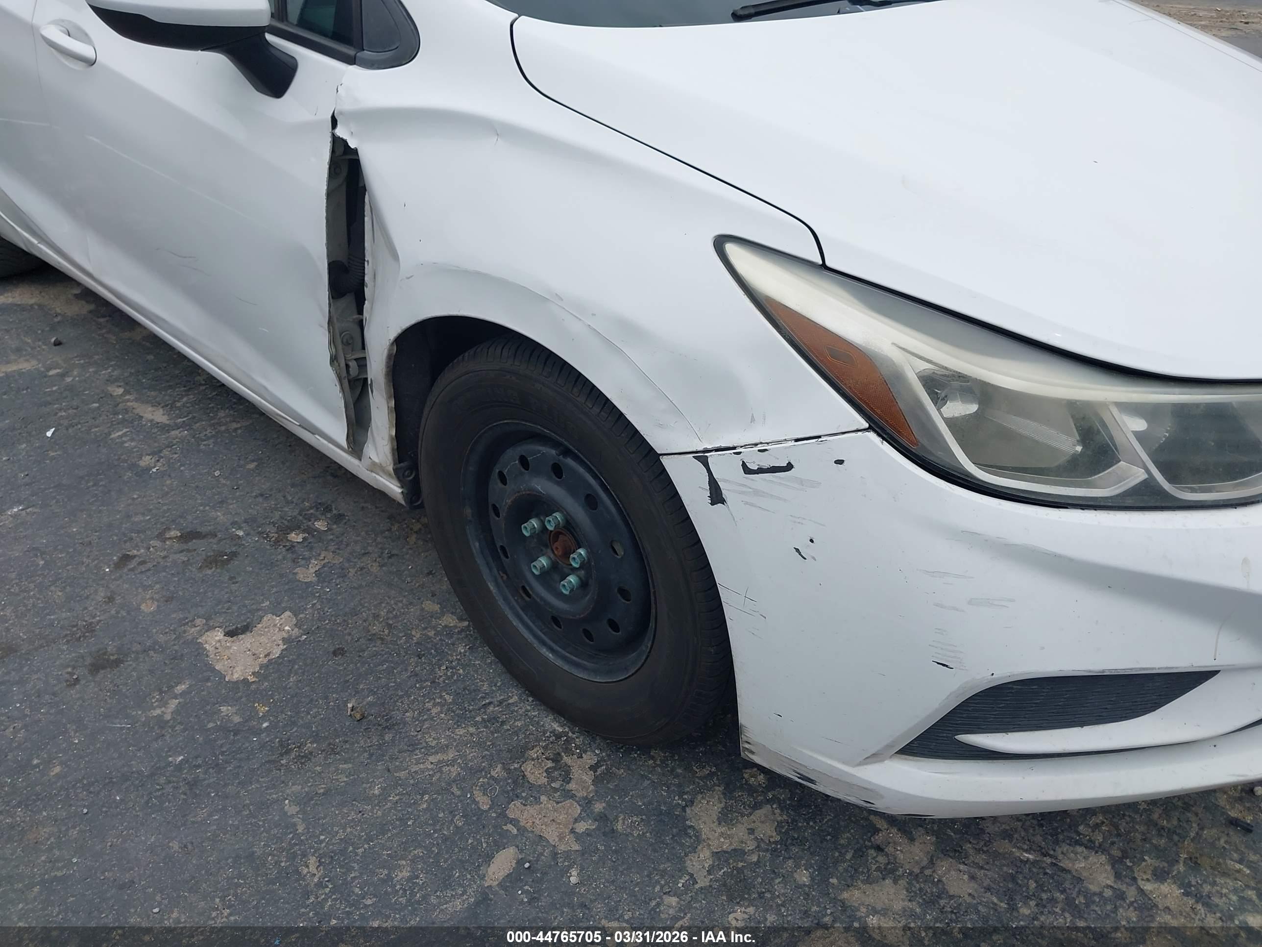 CHEVROLET CRUZE image 6