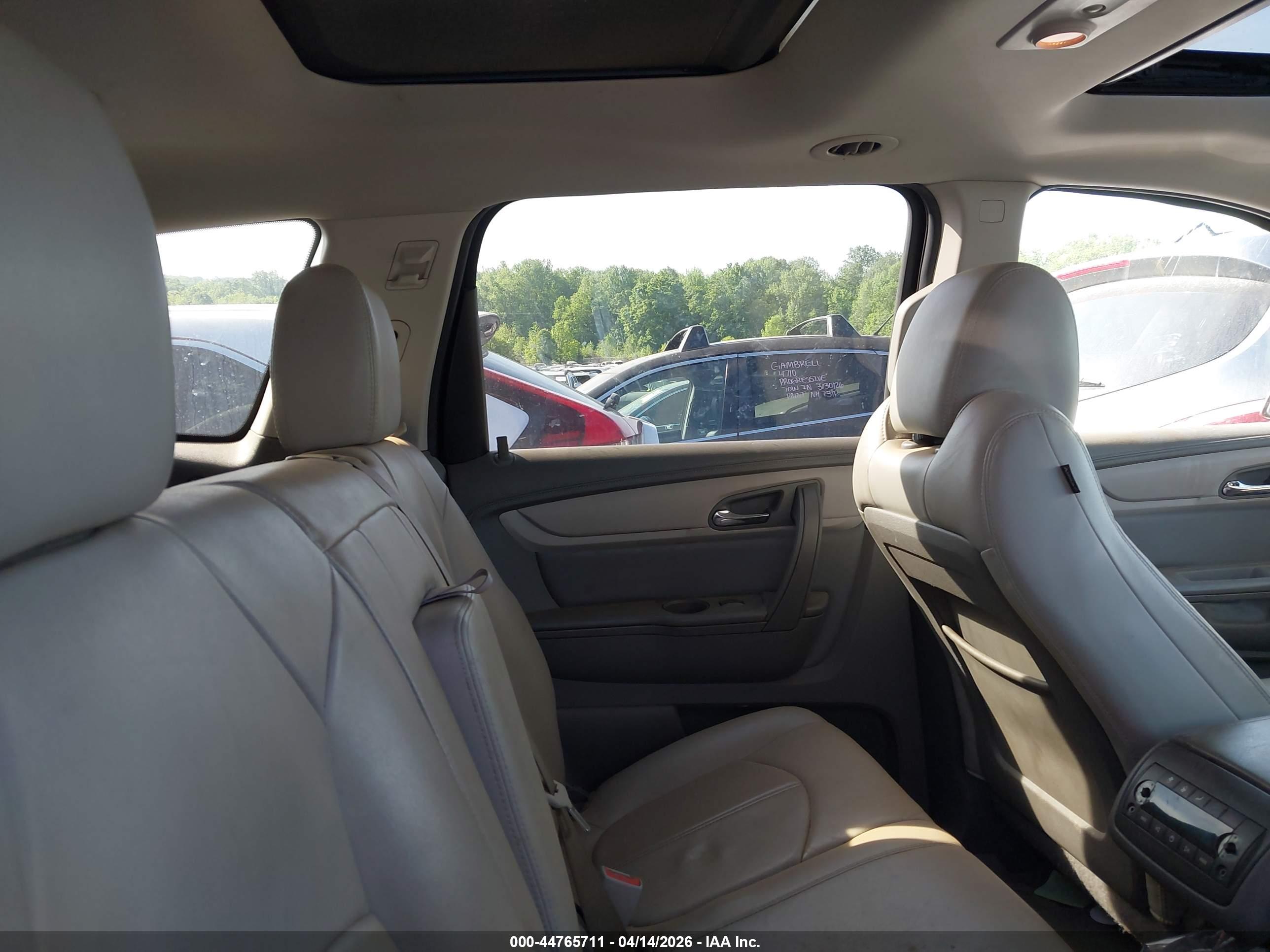 CHEVROLET TRAVERSE image 8