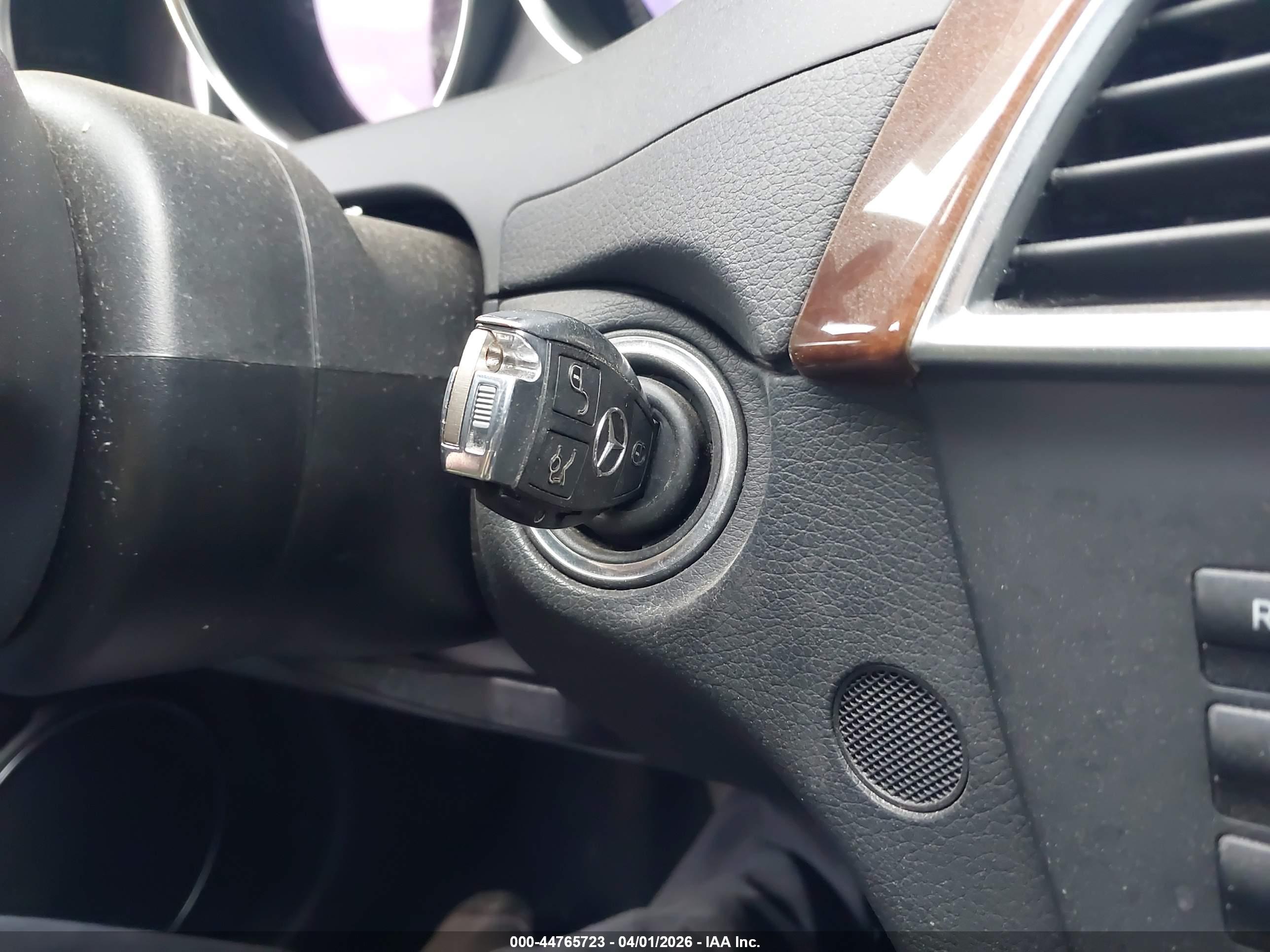 MERCEDES-BENZ C-CLASS image 11