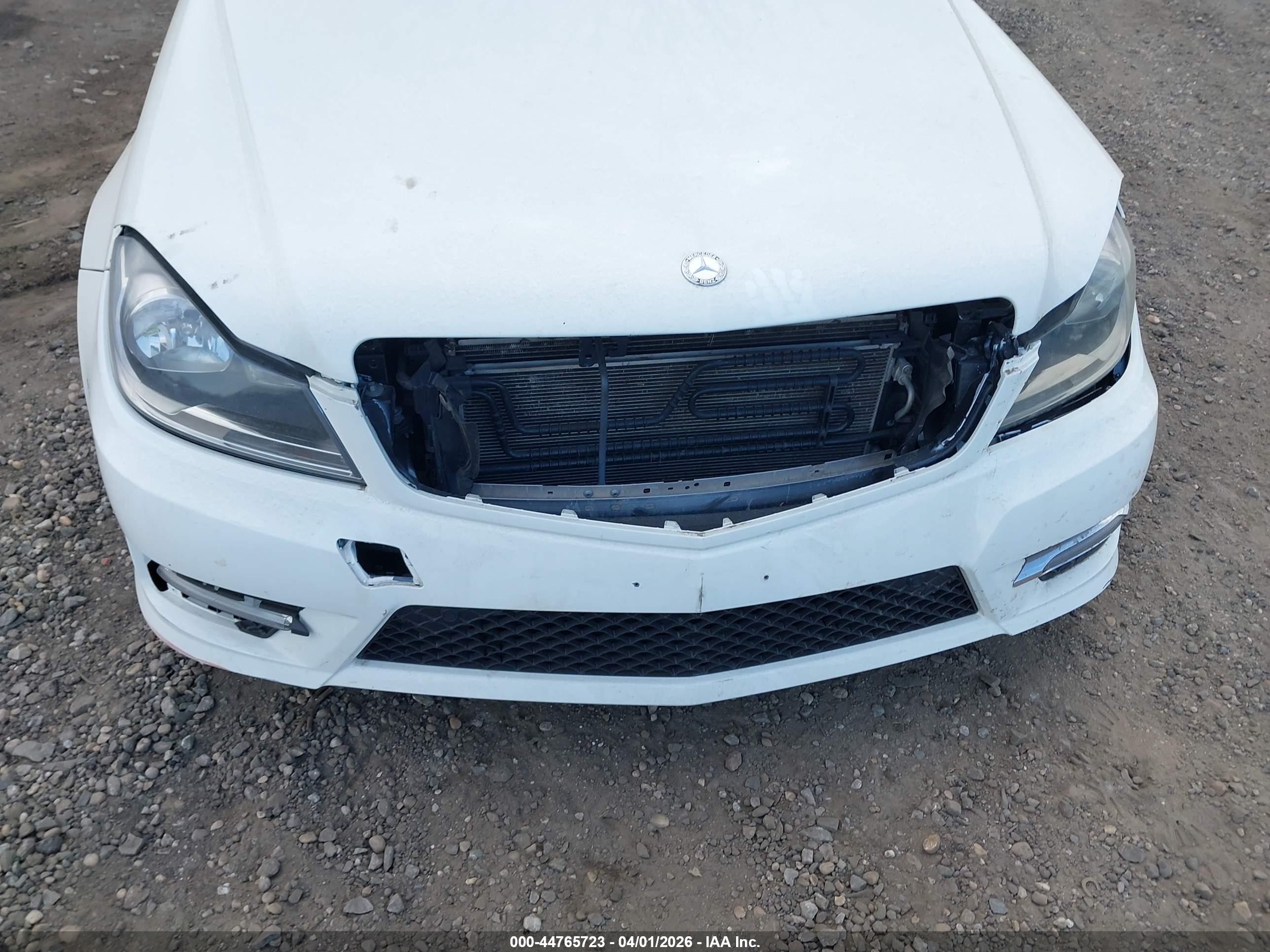MERCEDES-BENZ C-CLASS image 6