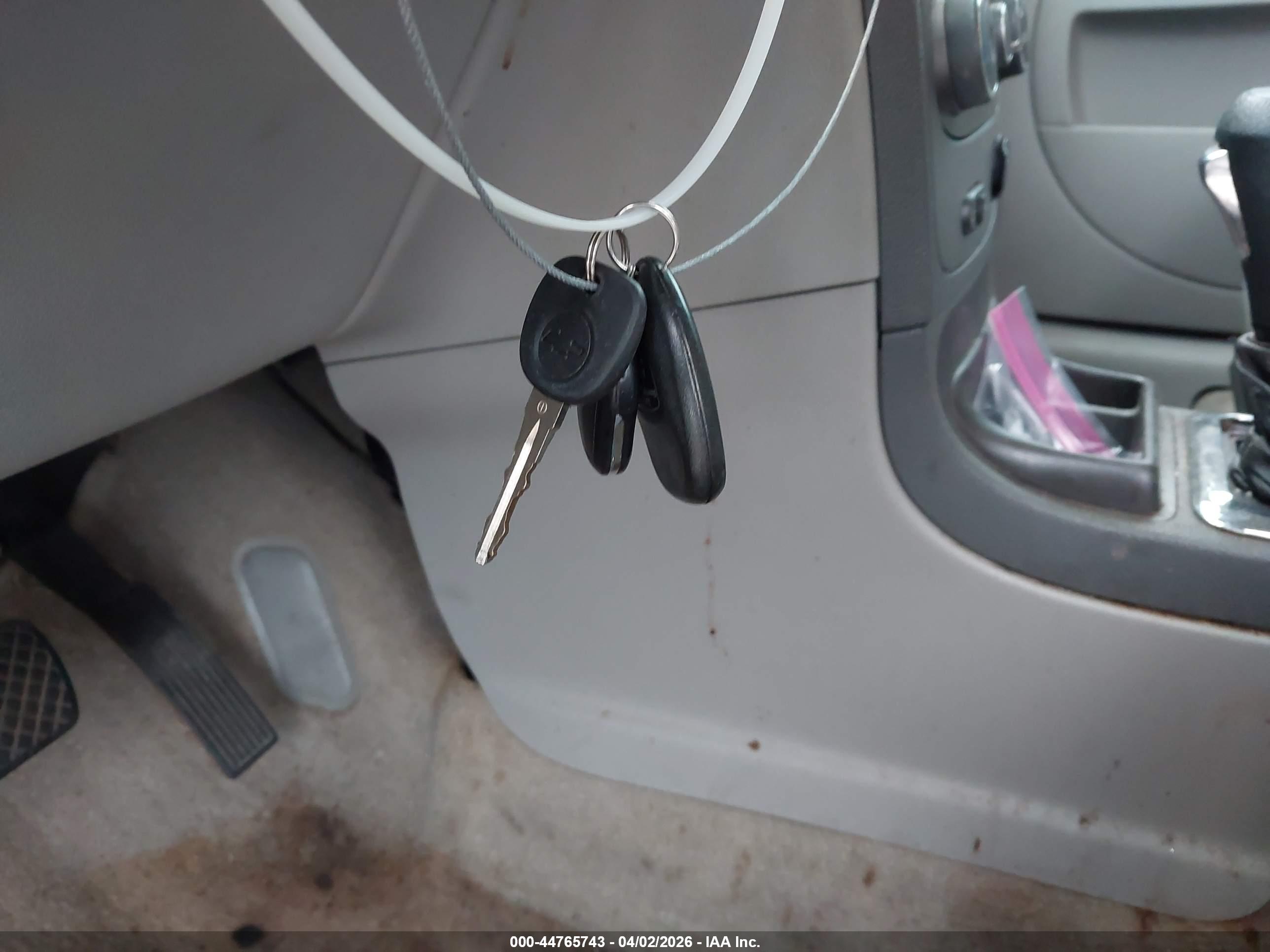 CHEVROLET HHR image 11