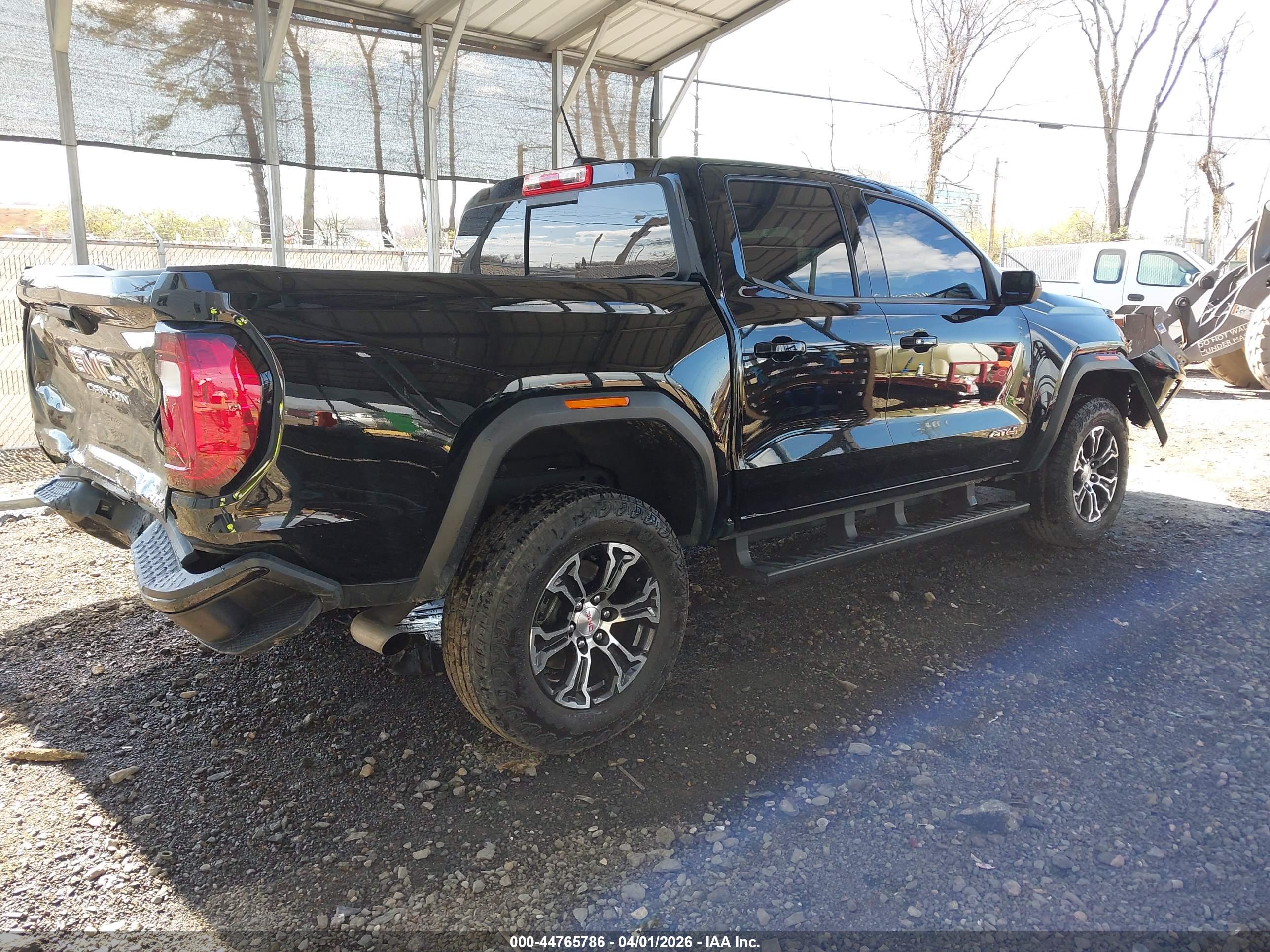 GMC CANYON image 4