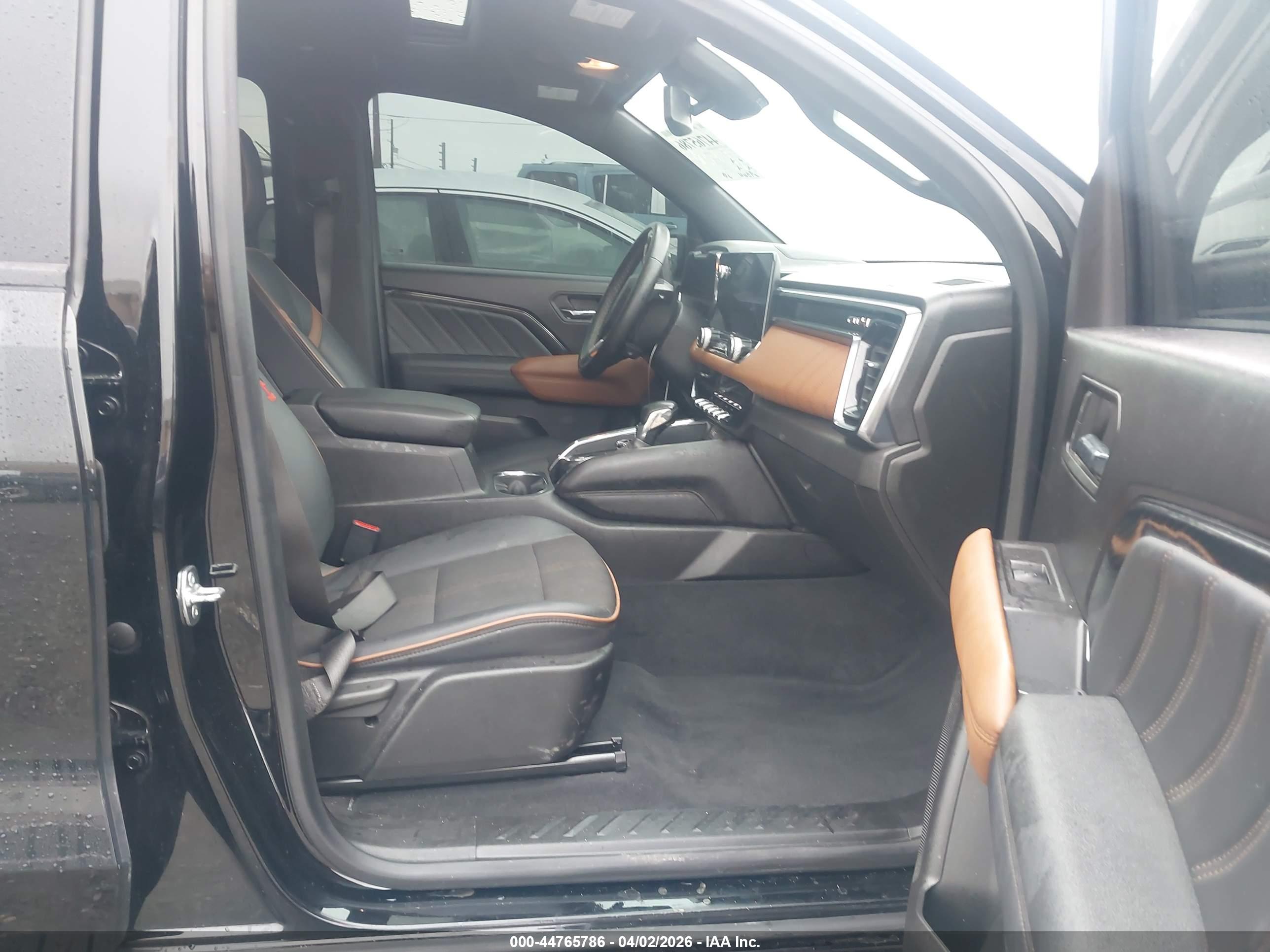 GMC CANYON image 5