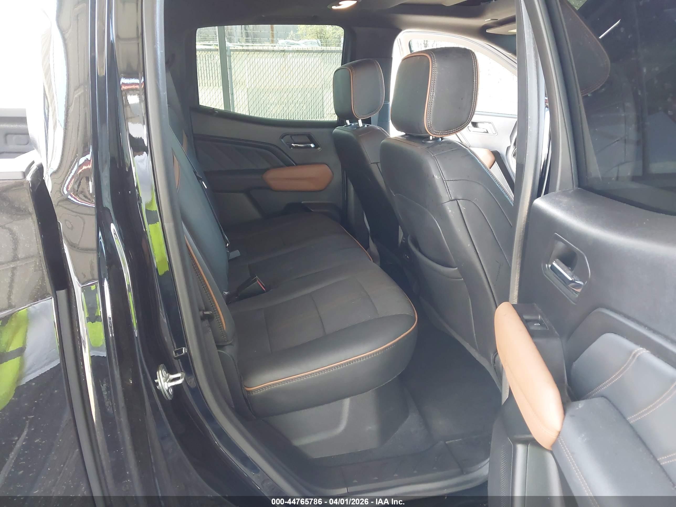 GMC CANYON image 8