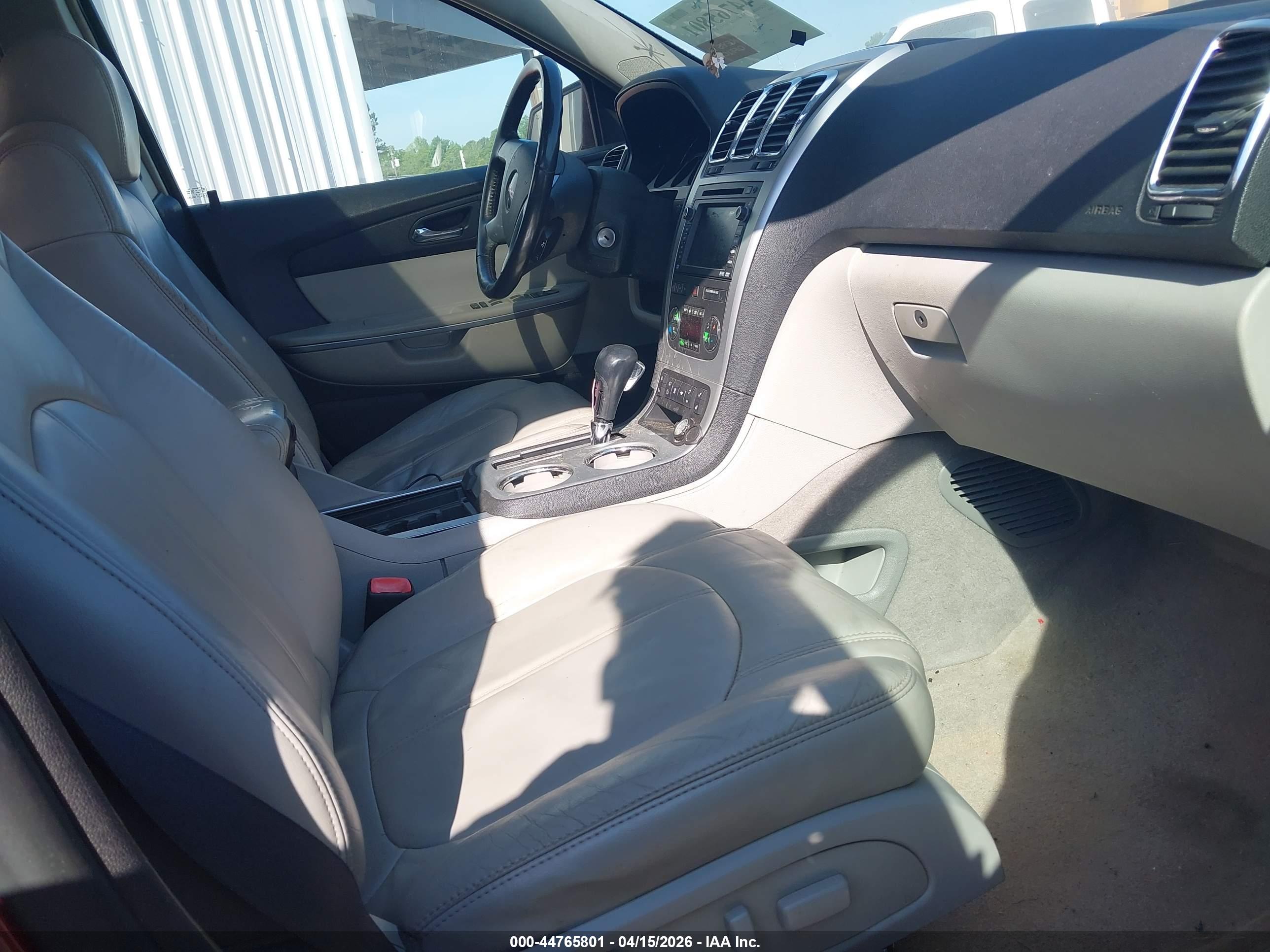 GMC ACADIA image 5