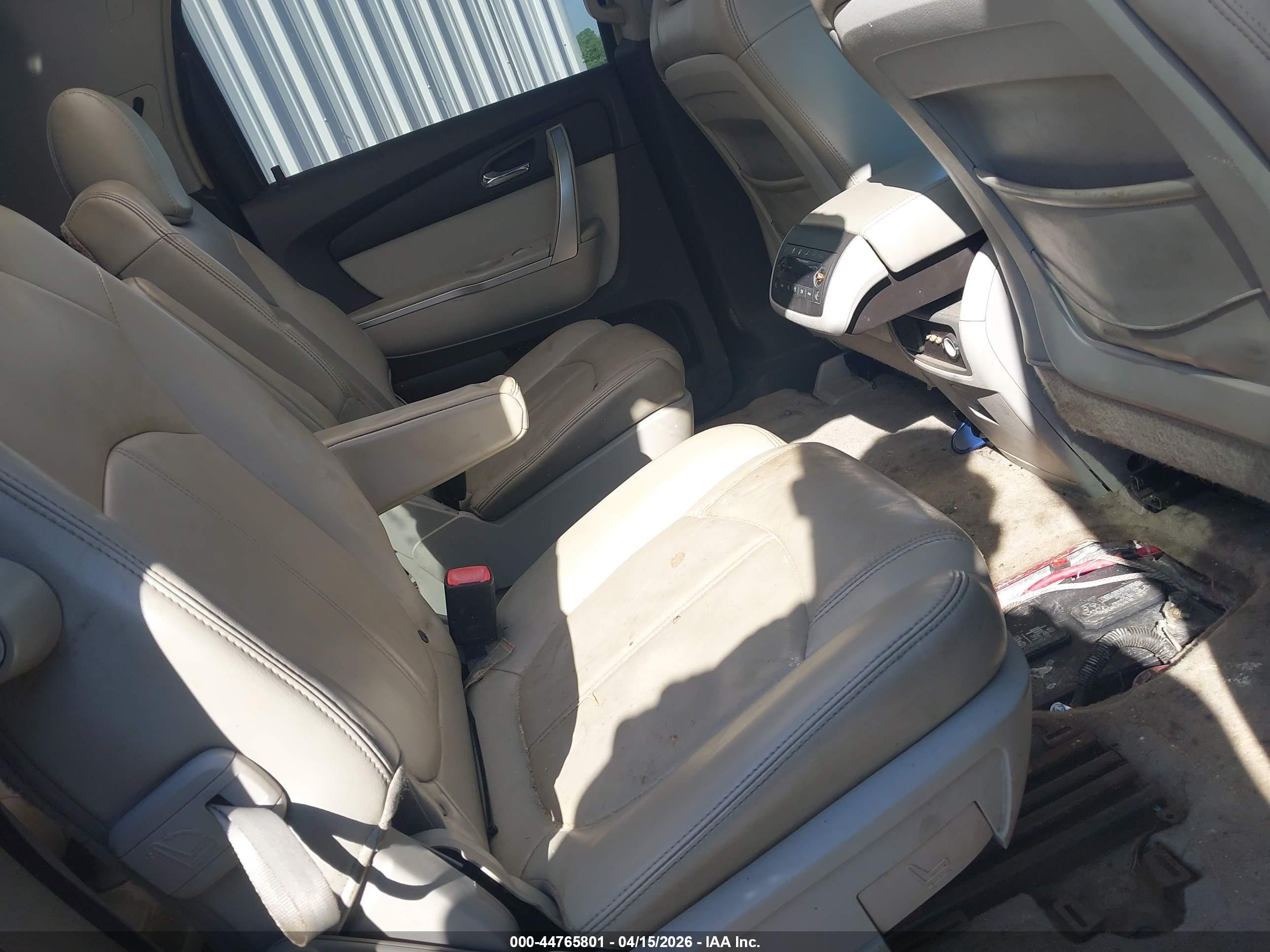 GMC ACADIA image 8