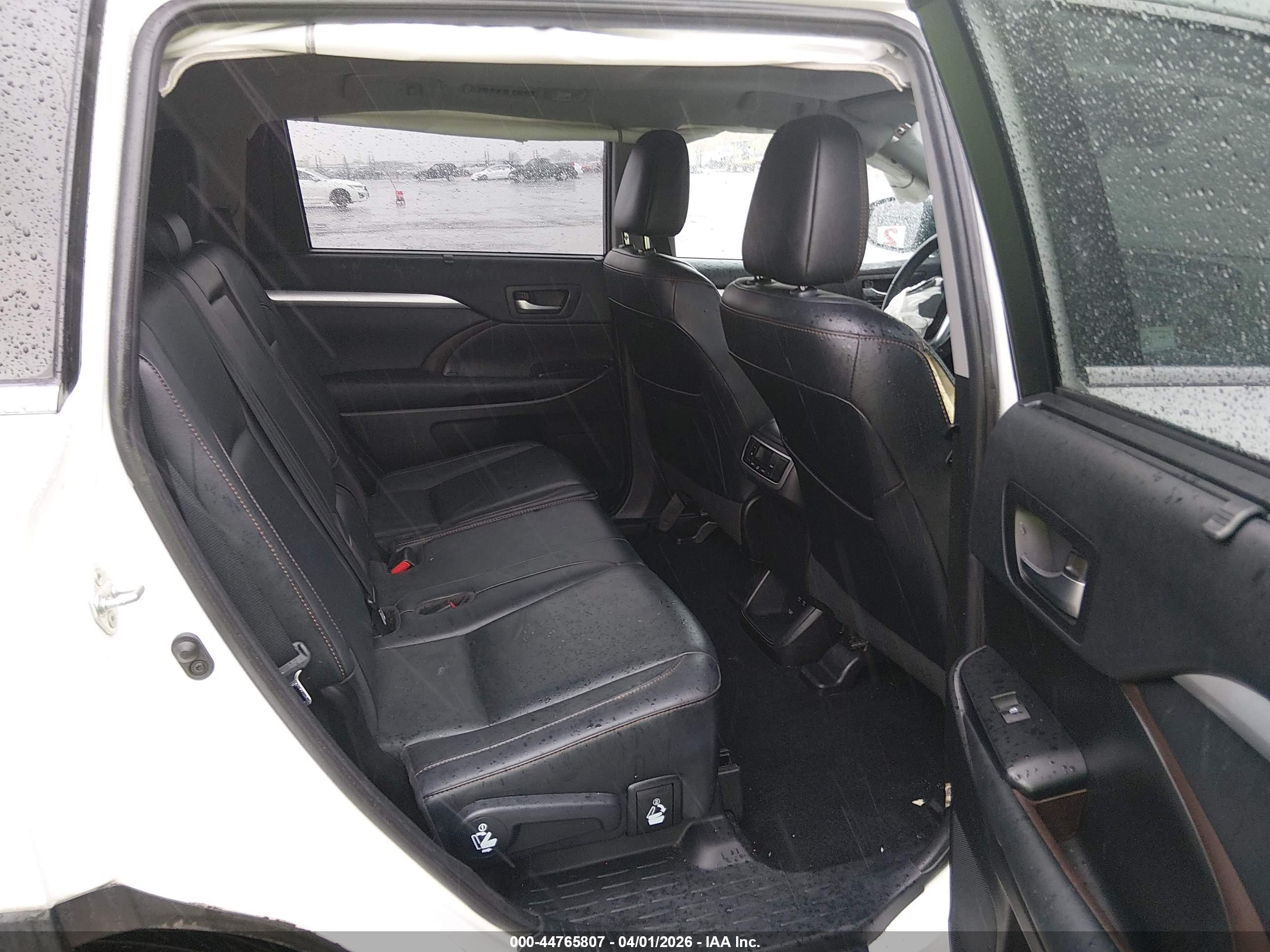 TOYOTA HIGHLANDER image 8