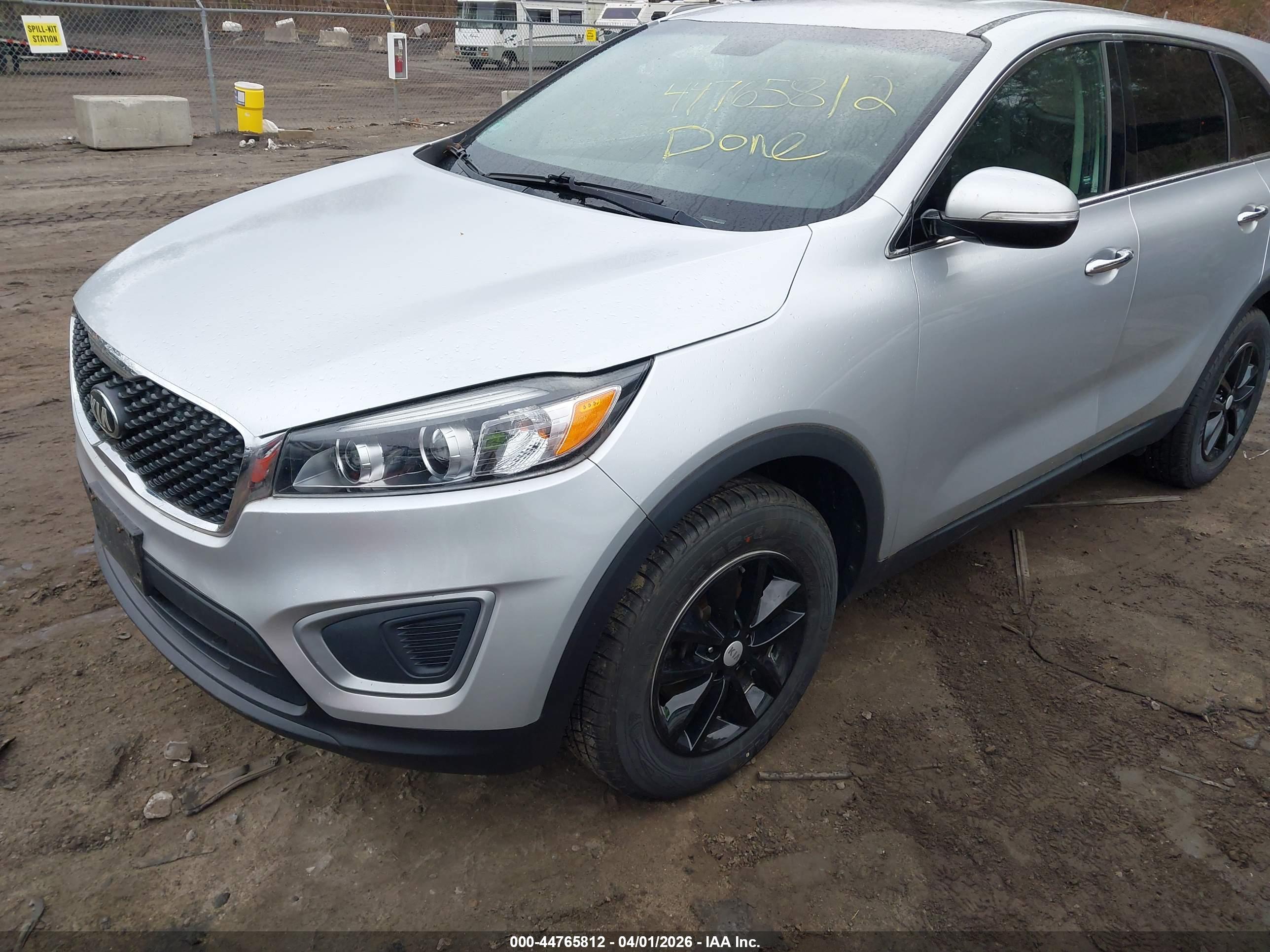 KIA SORENTO image 2