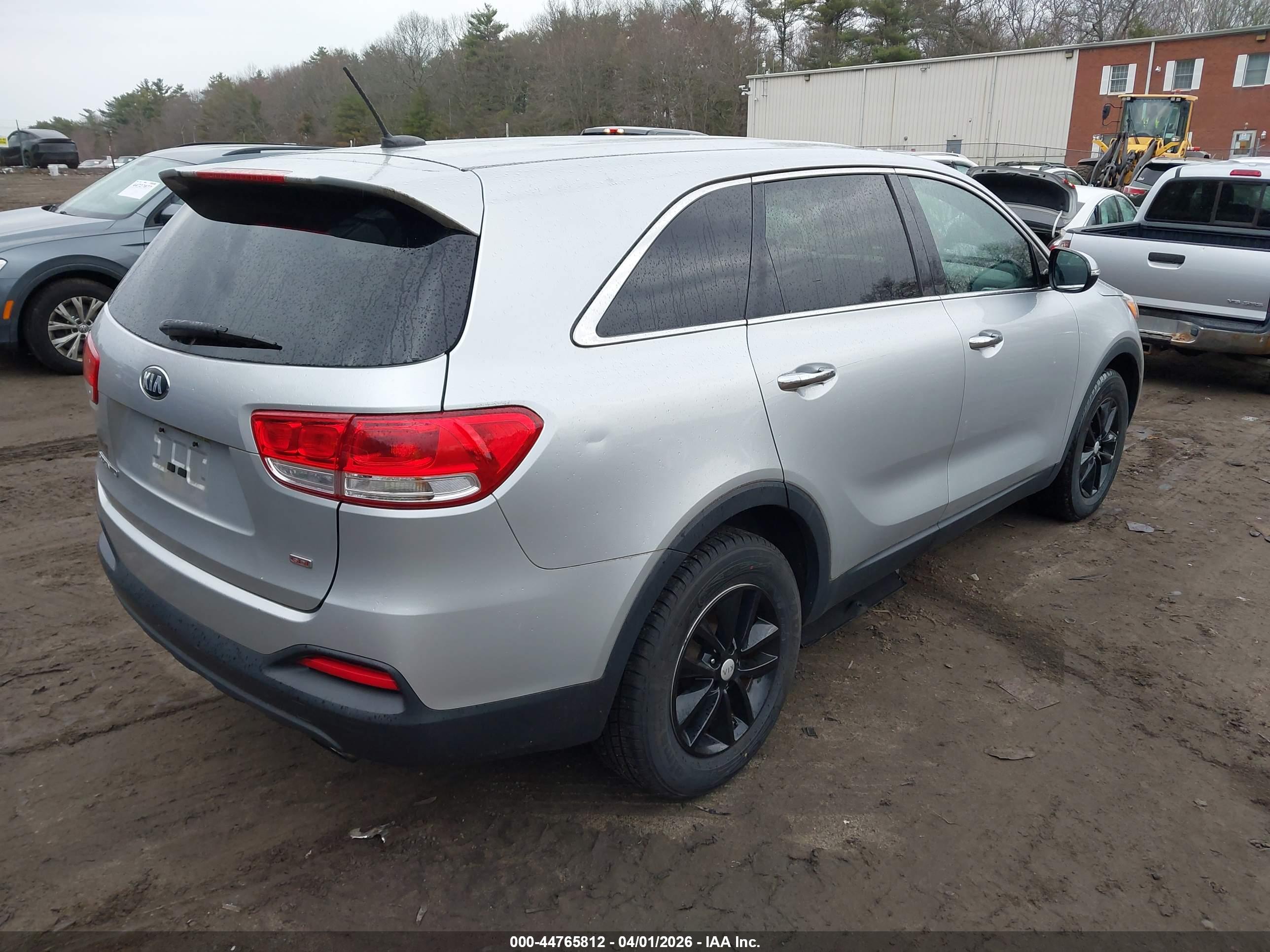 KIA SORENTO image 4