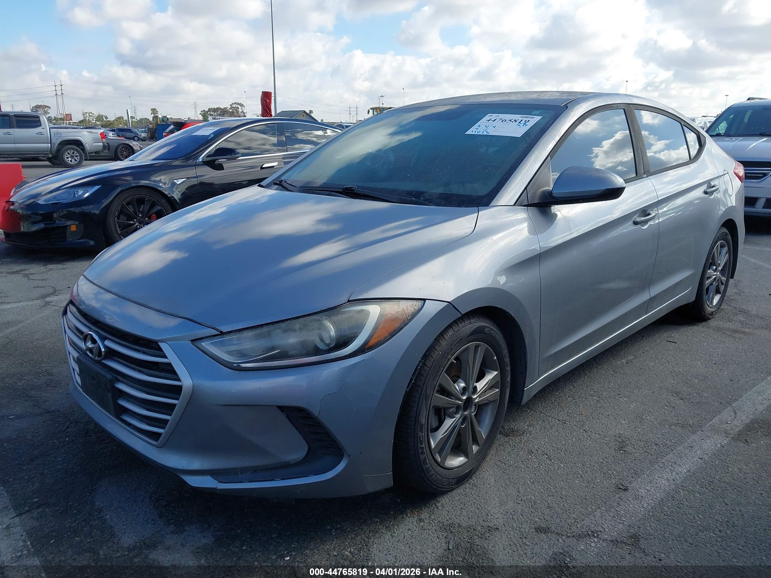 HYUNDAI ELANTRA image 2