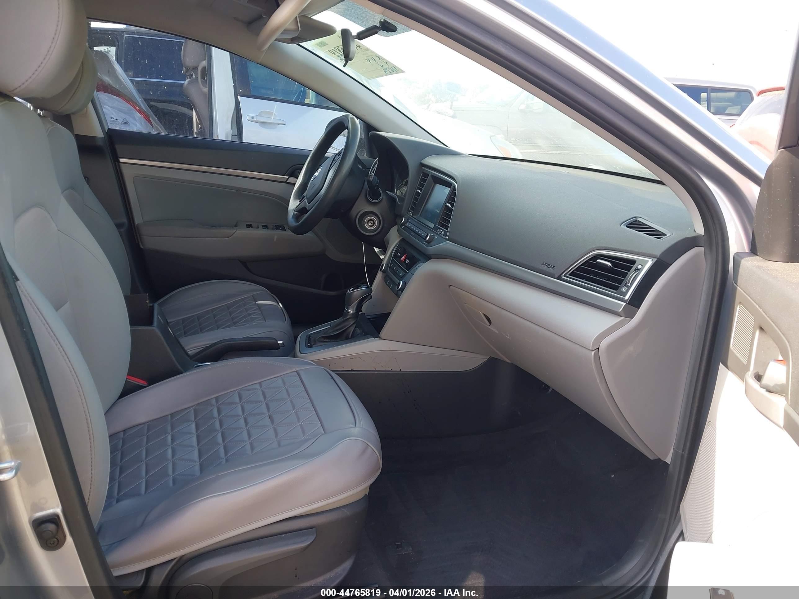 HYUNDAI ELANTRA image 5