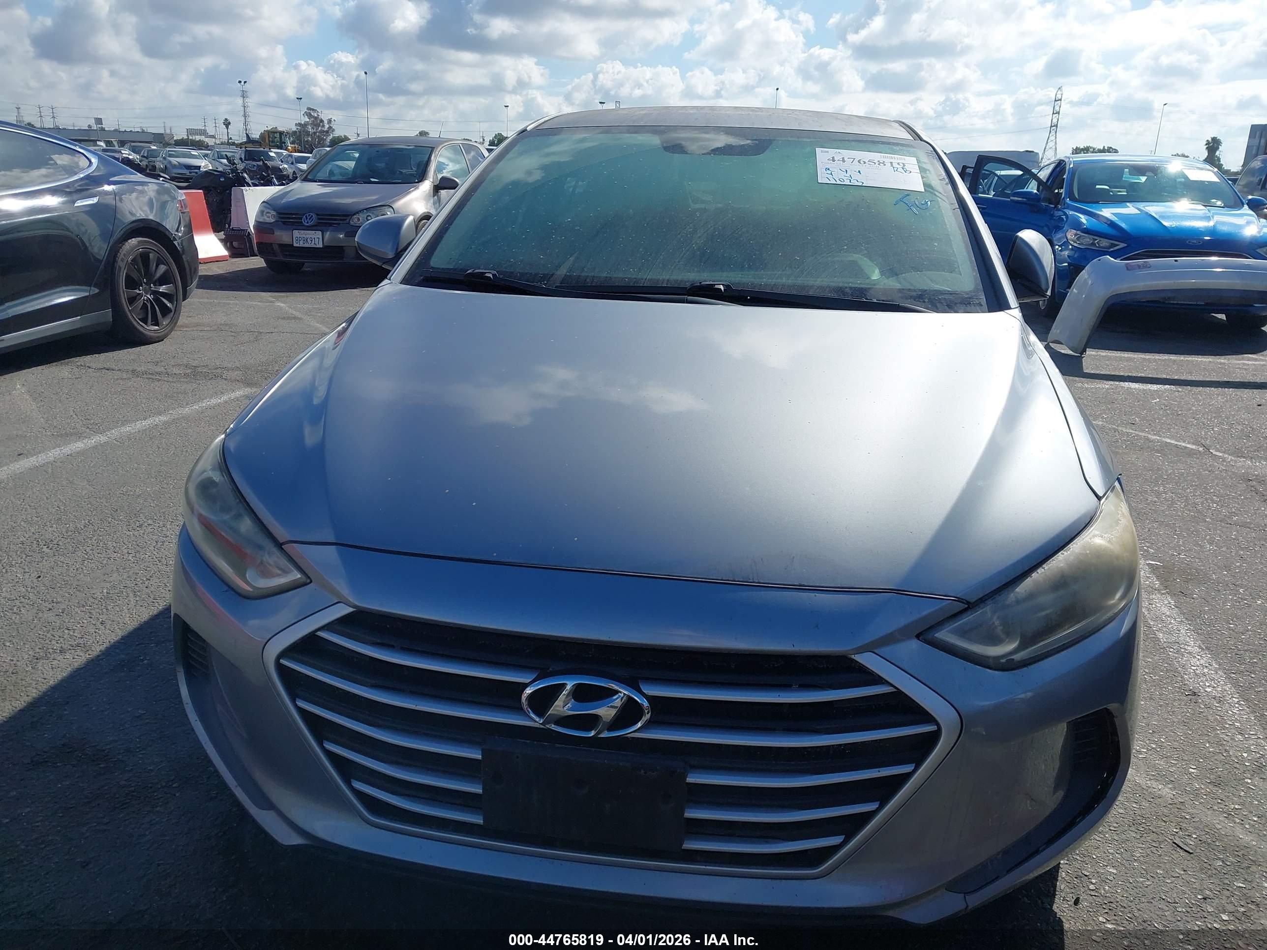 HYUNDAI ELANTRA image 6