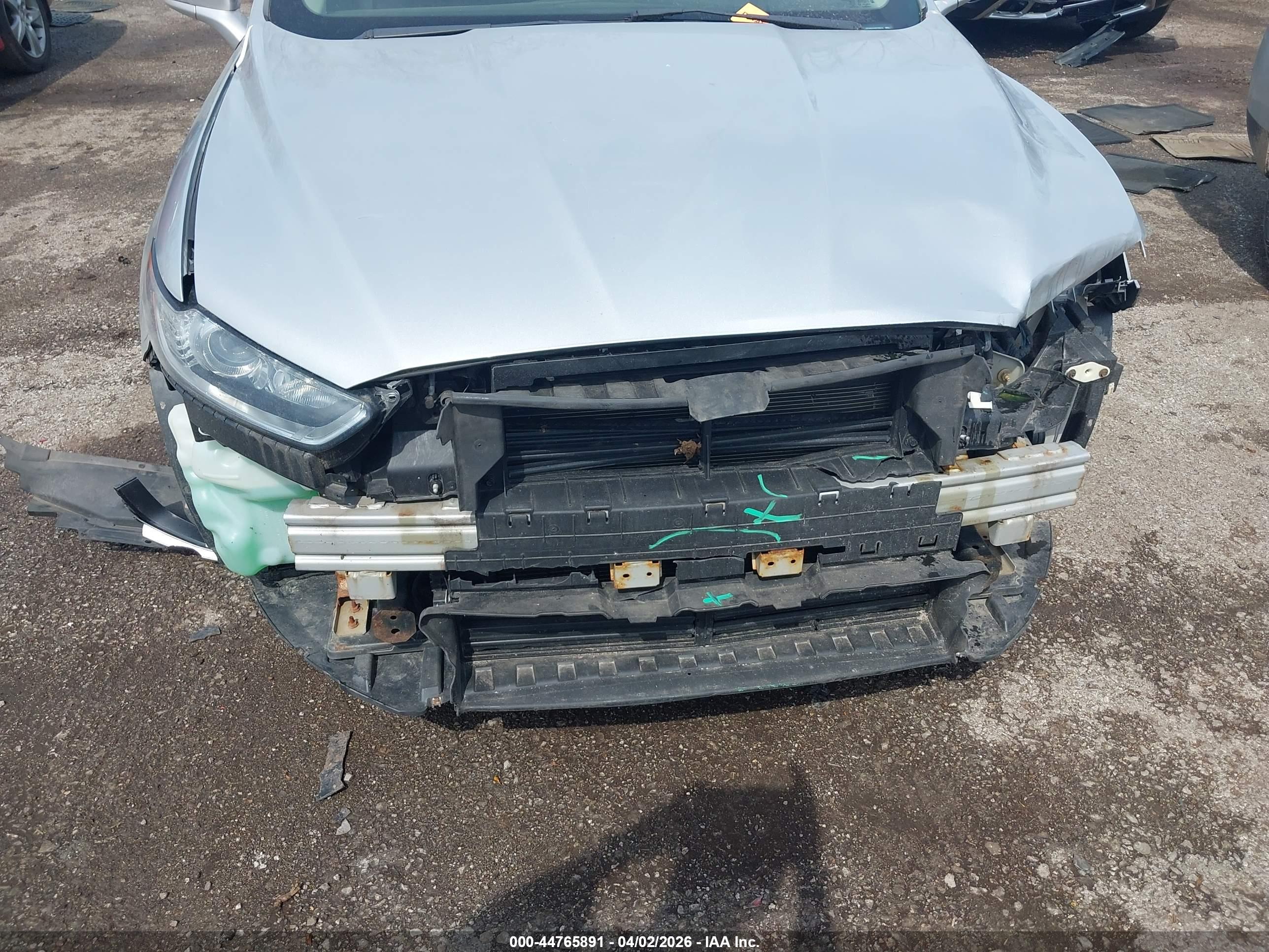 FORD FUSION image 6