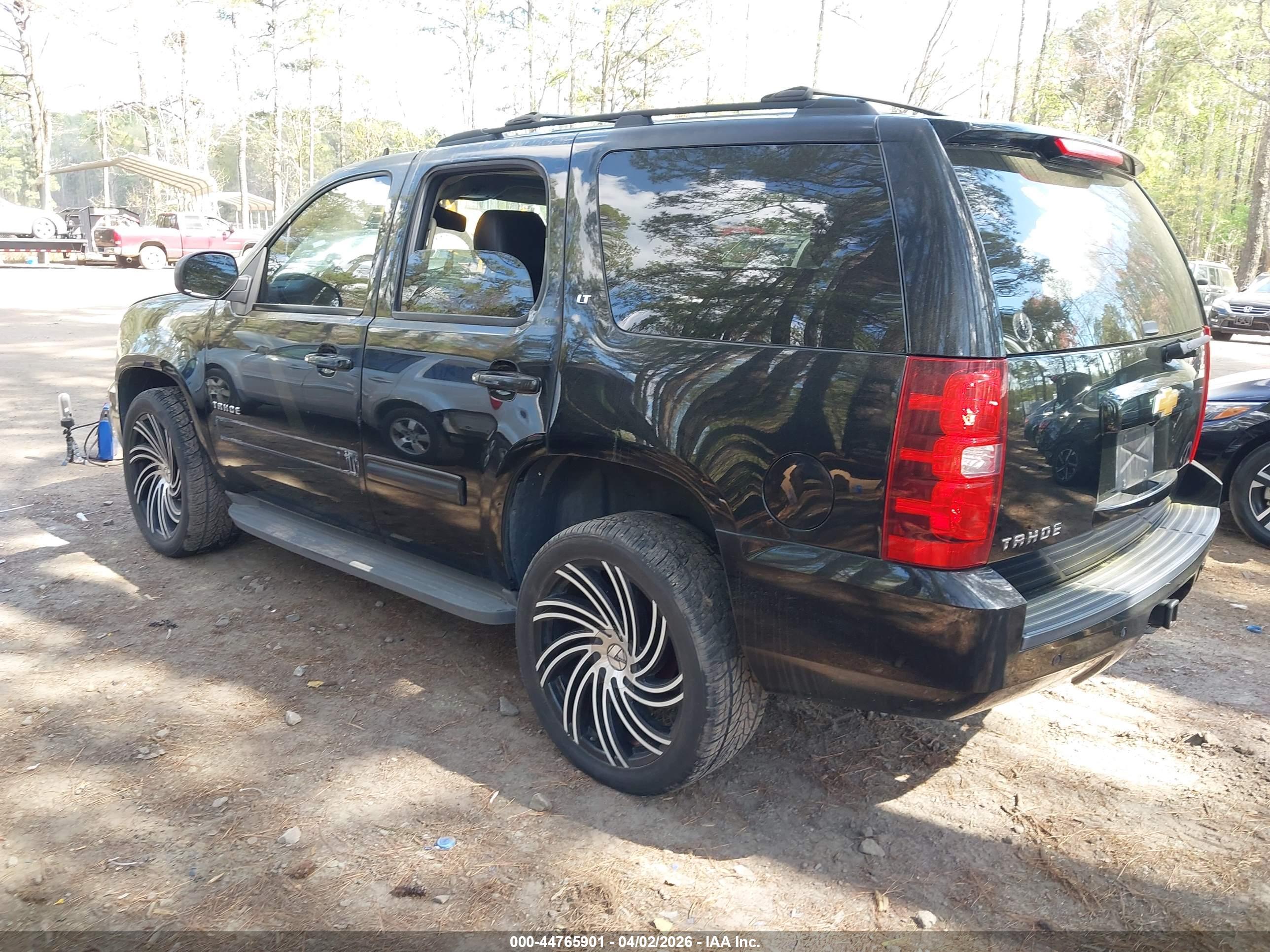 CHEVROLET TAHOE image 3