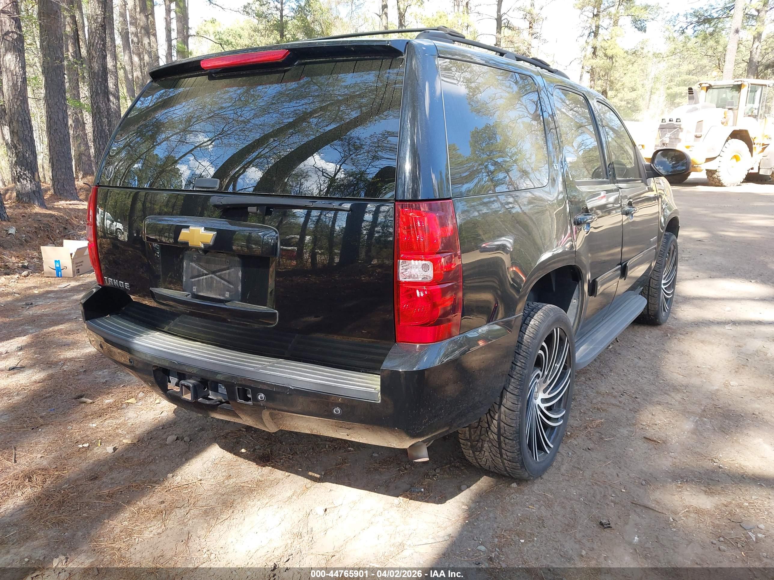 CHEVROLET TAHOE image 4