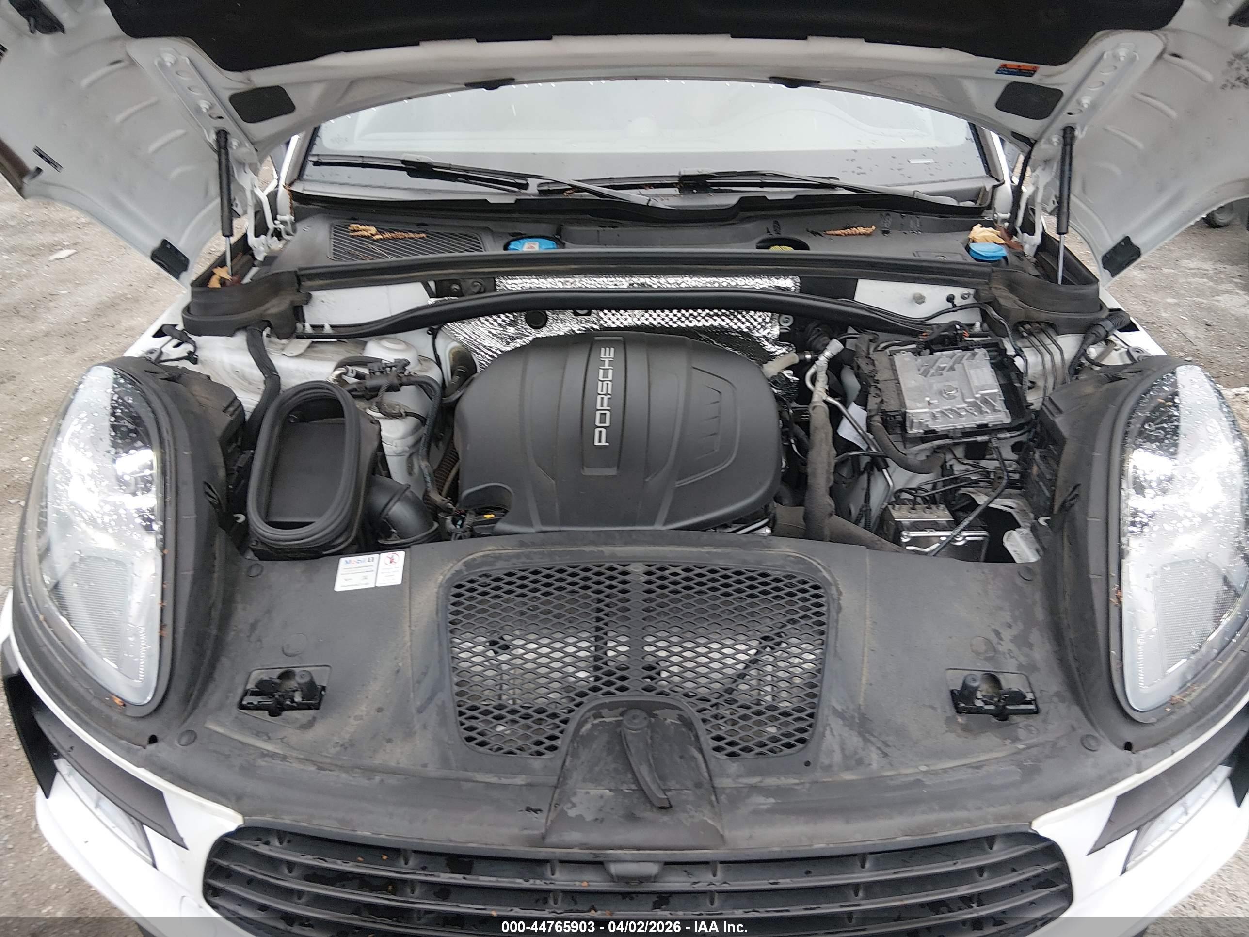 PORSCHE MACAN image 10