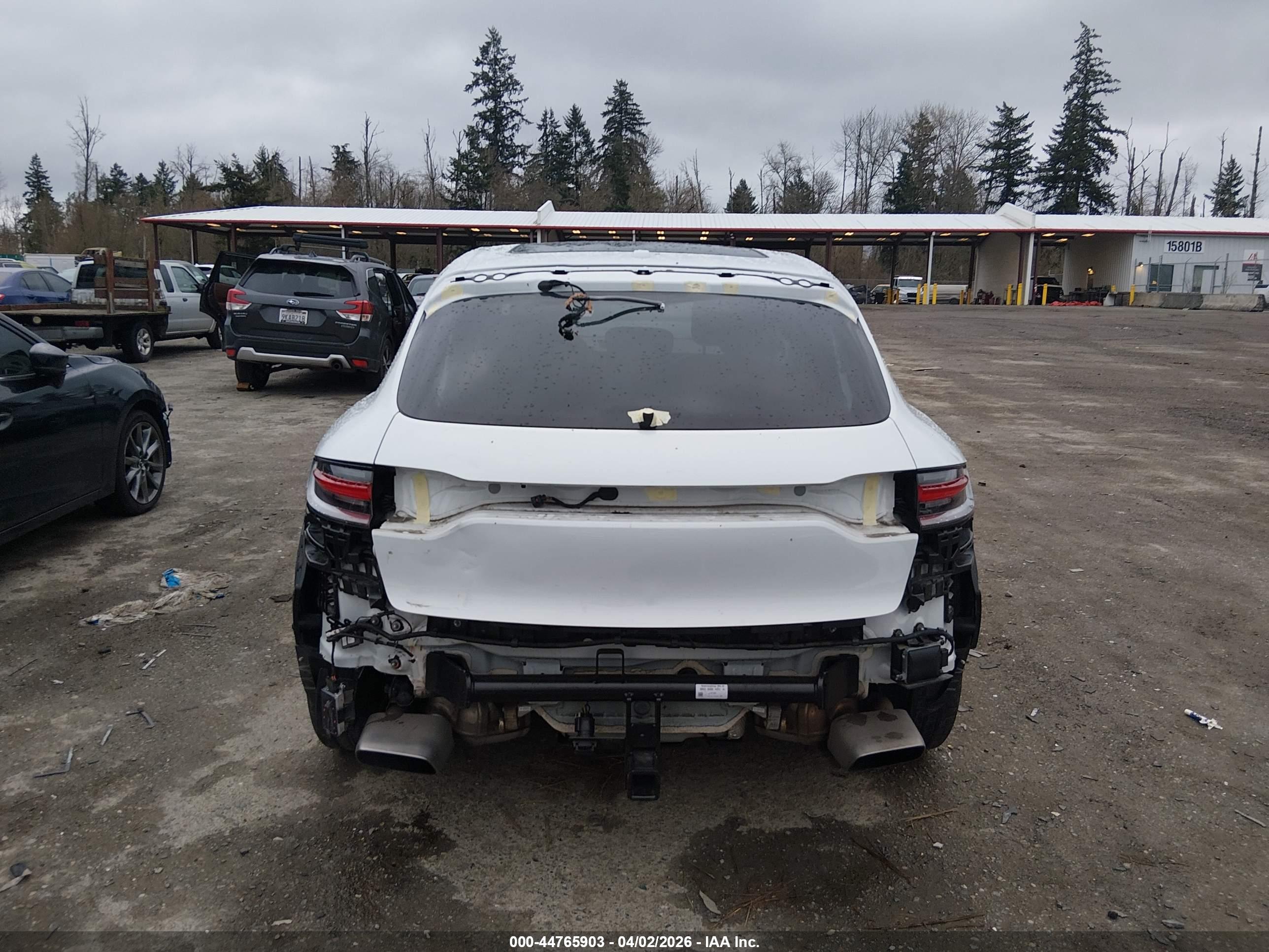 PORSCHE MACAN image 6