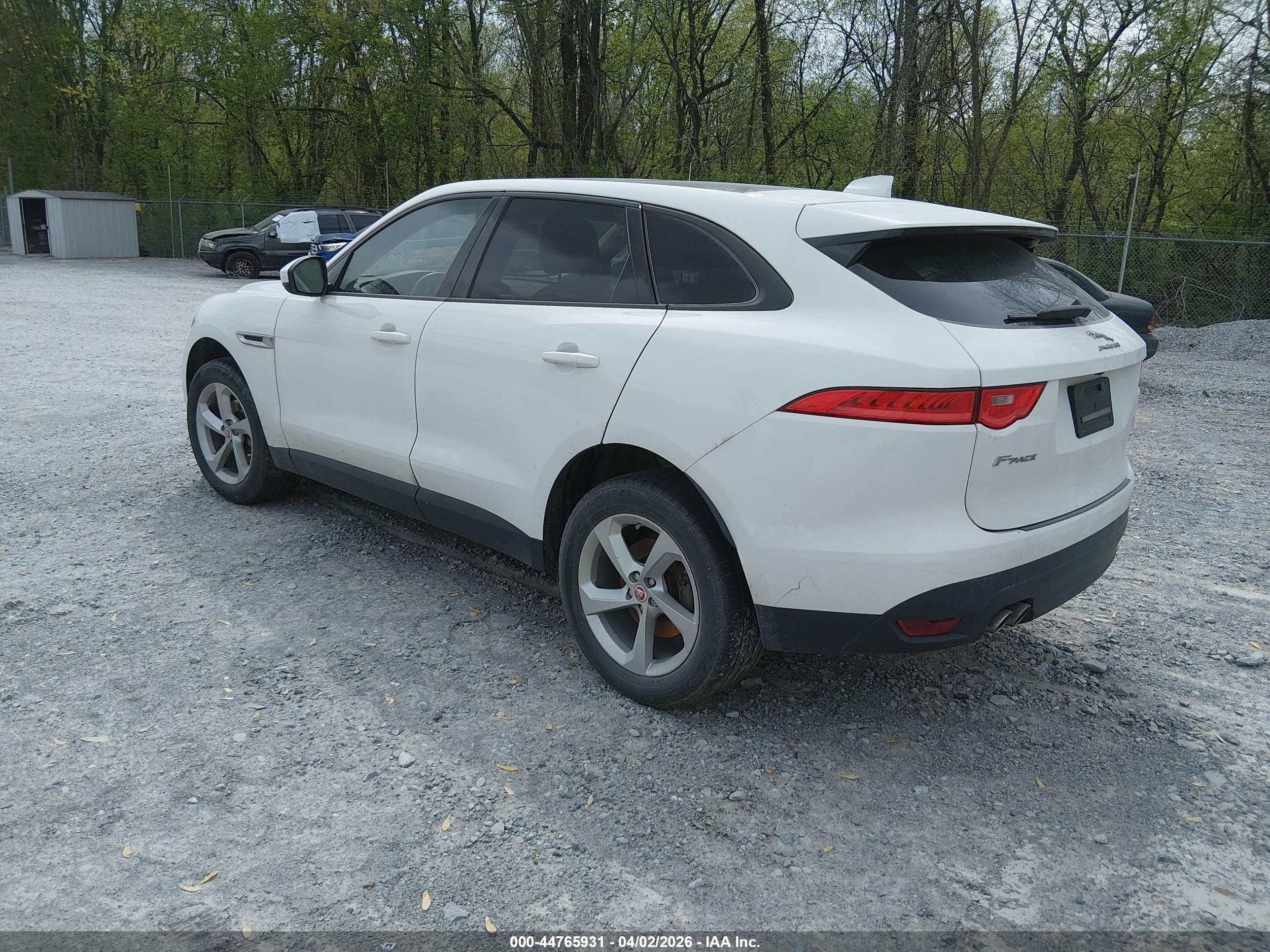 JAGUAR F-PACE image 3