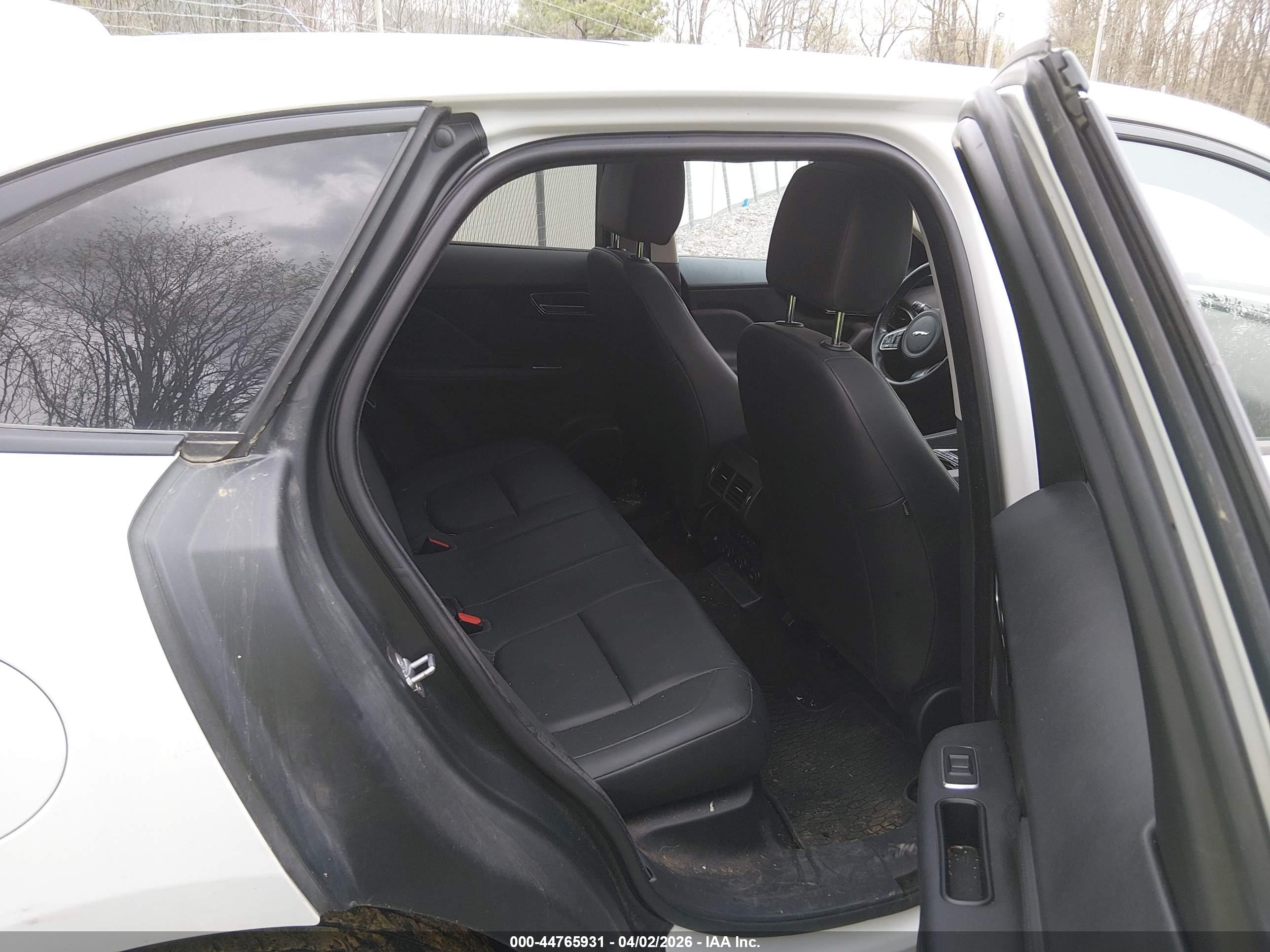 JAGUAR F-PACE image 8