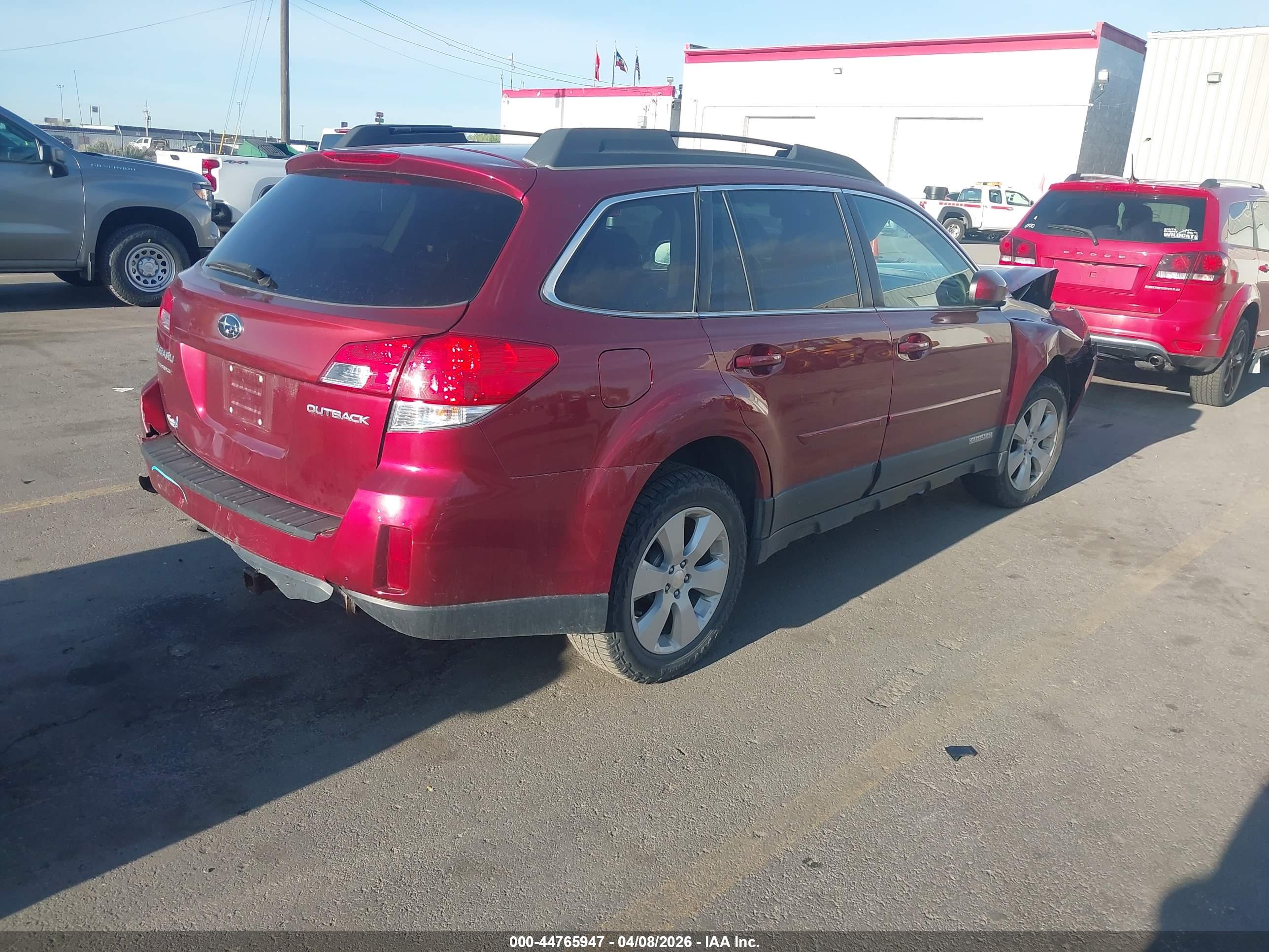 SUBARU OUTBACK image 4