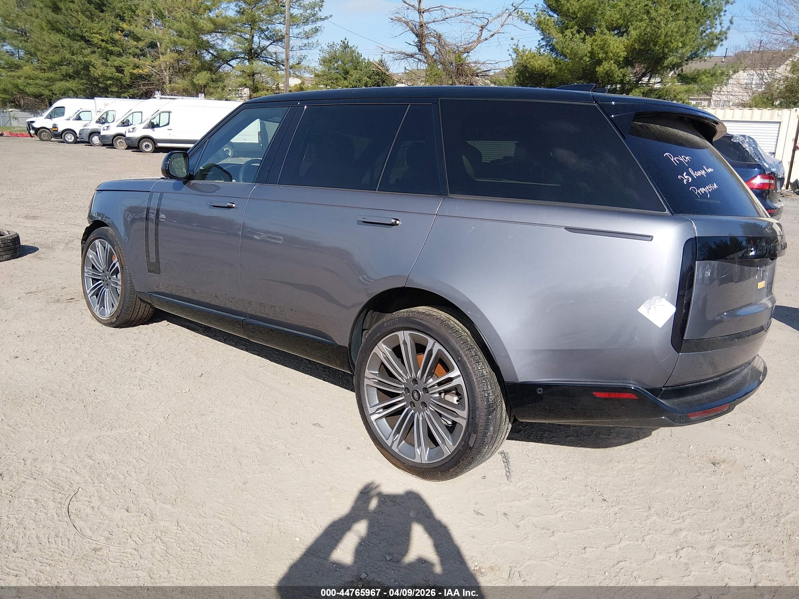 LAND ROVER image 3