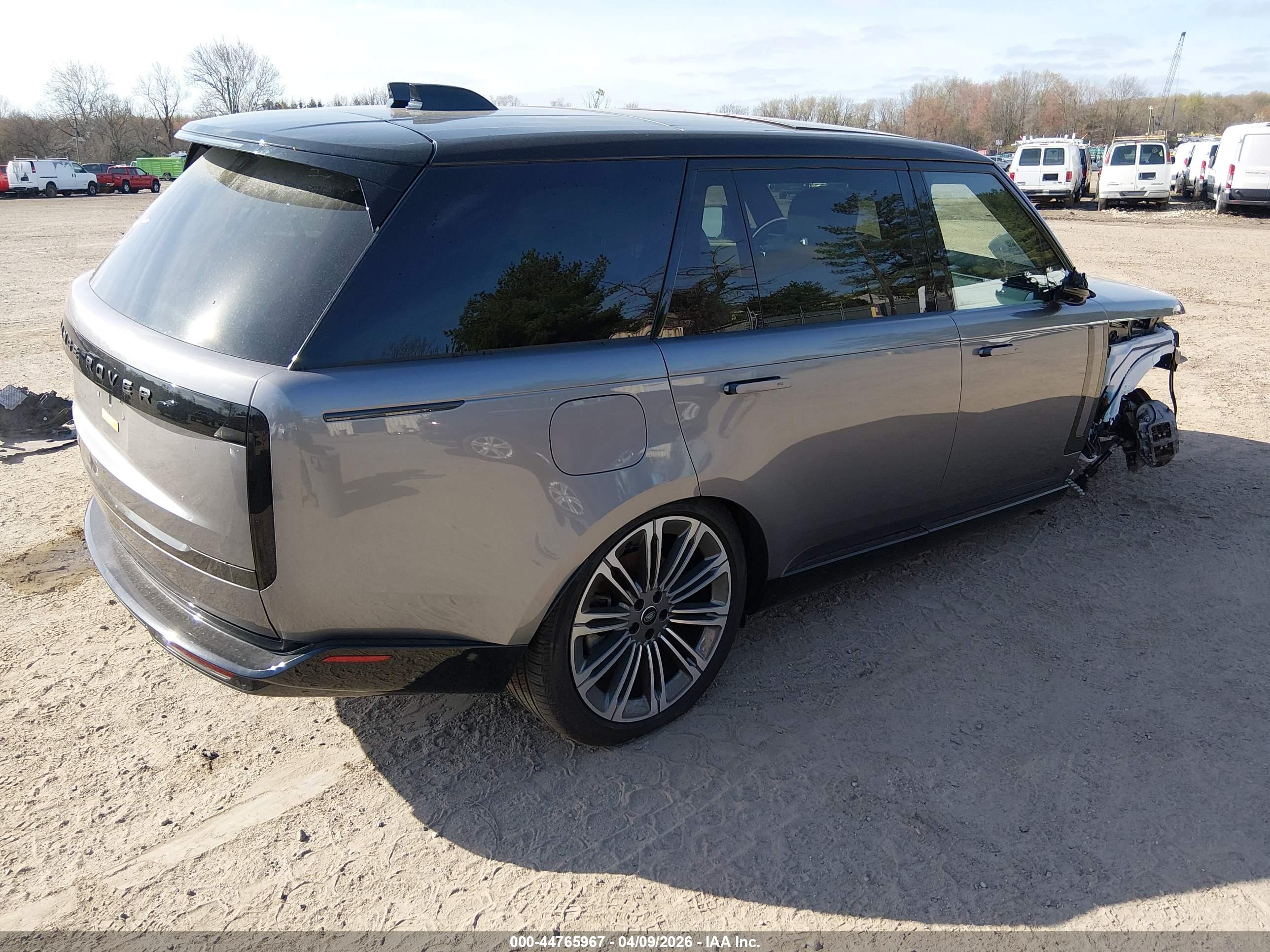 LAND ROVER image 4
