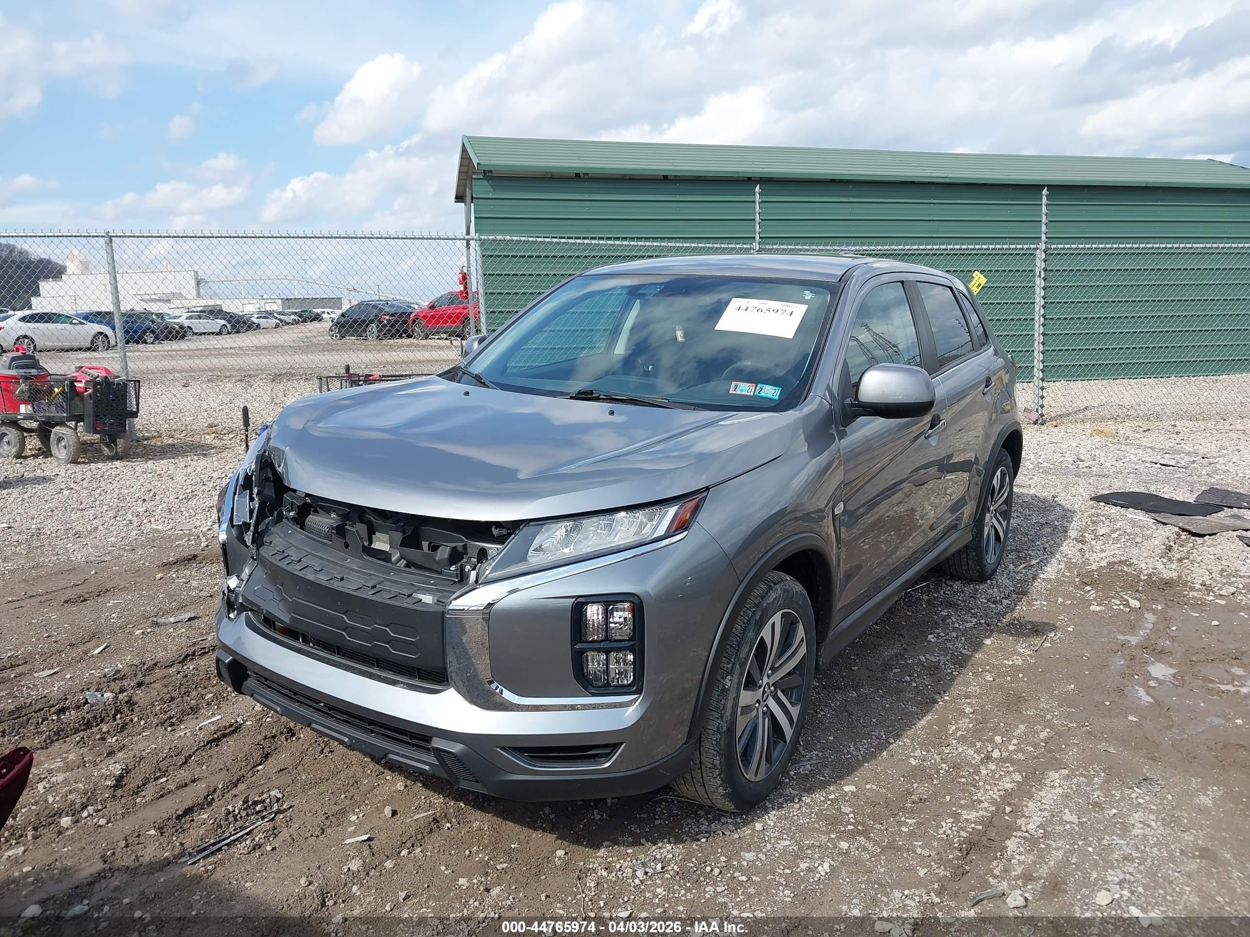 MITSUBISHI OUTLANDER image 2