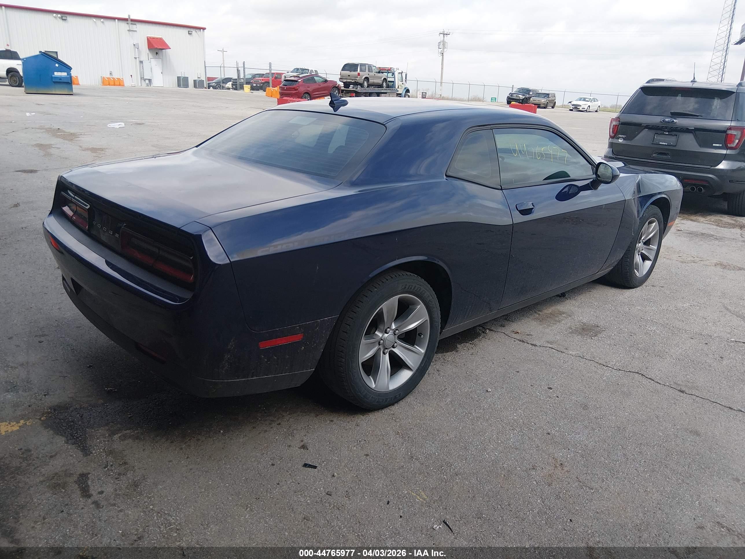 DODGE CHALLENGER image 4
