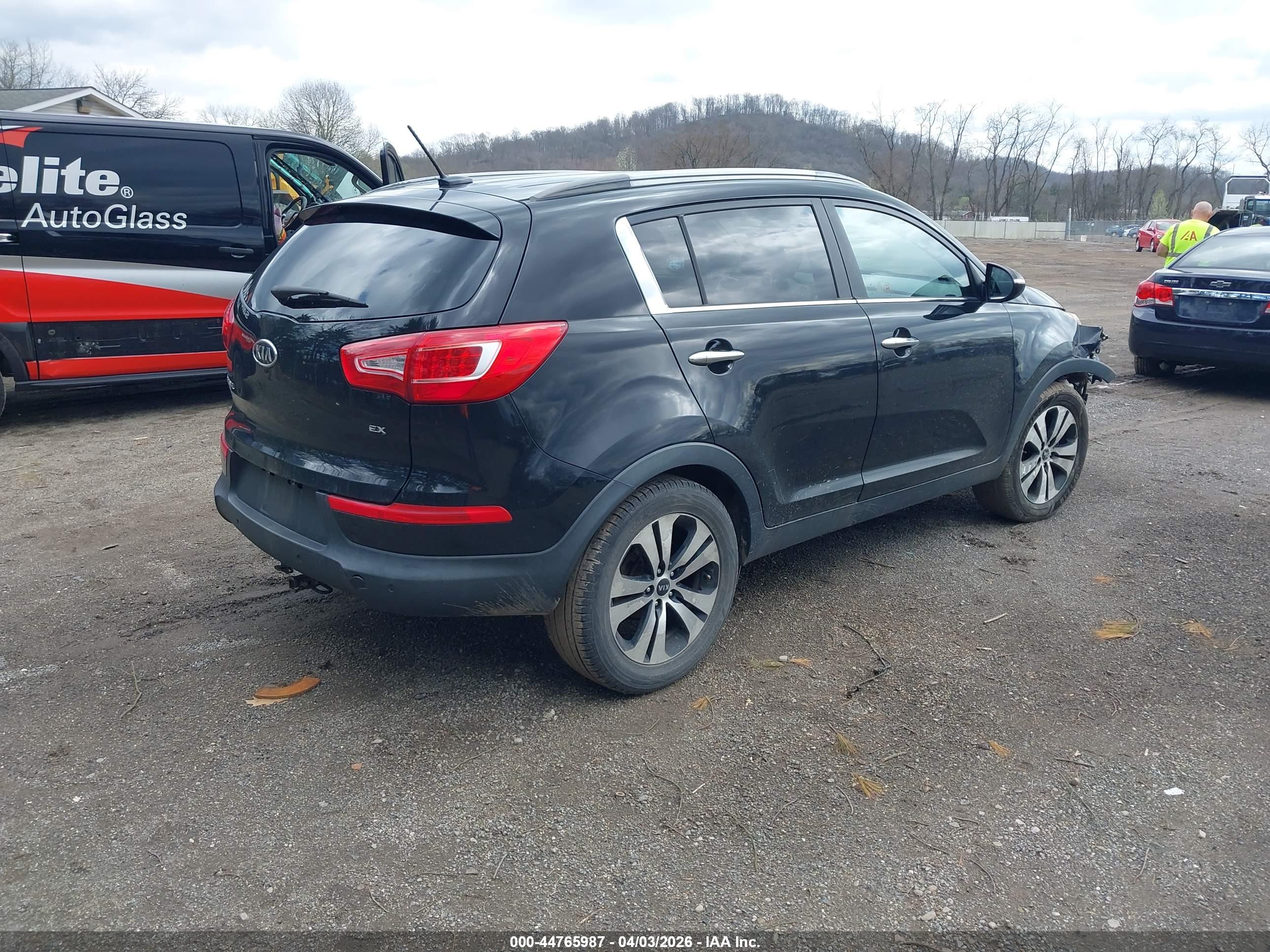 KIA SPORTAGE image 4