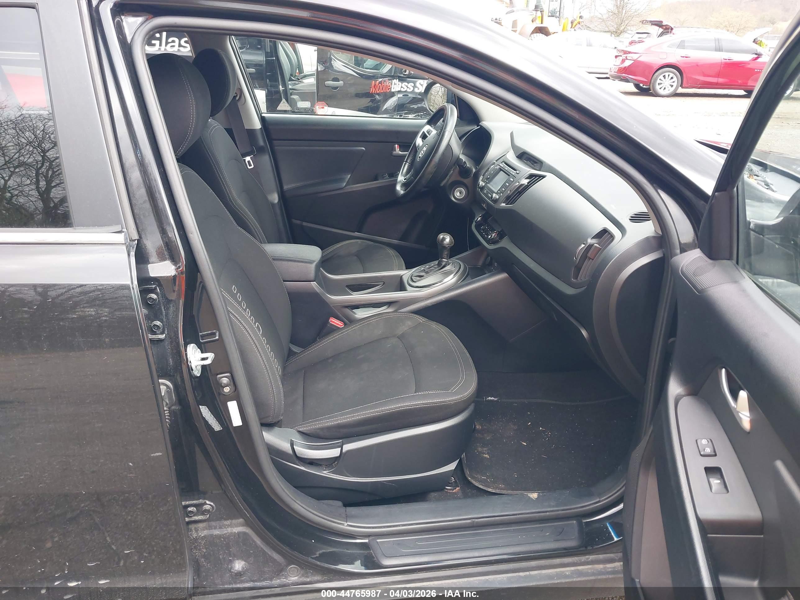 KIA SPORTAGE image 5
