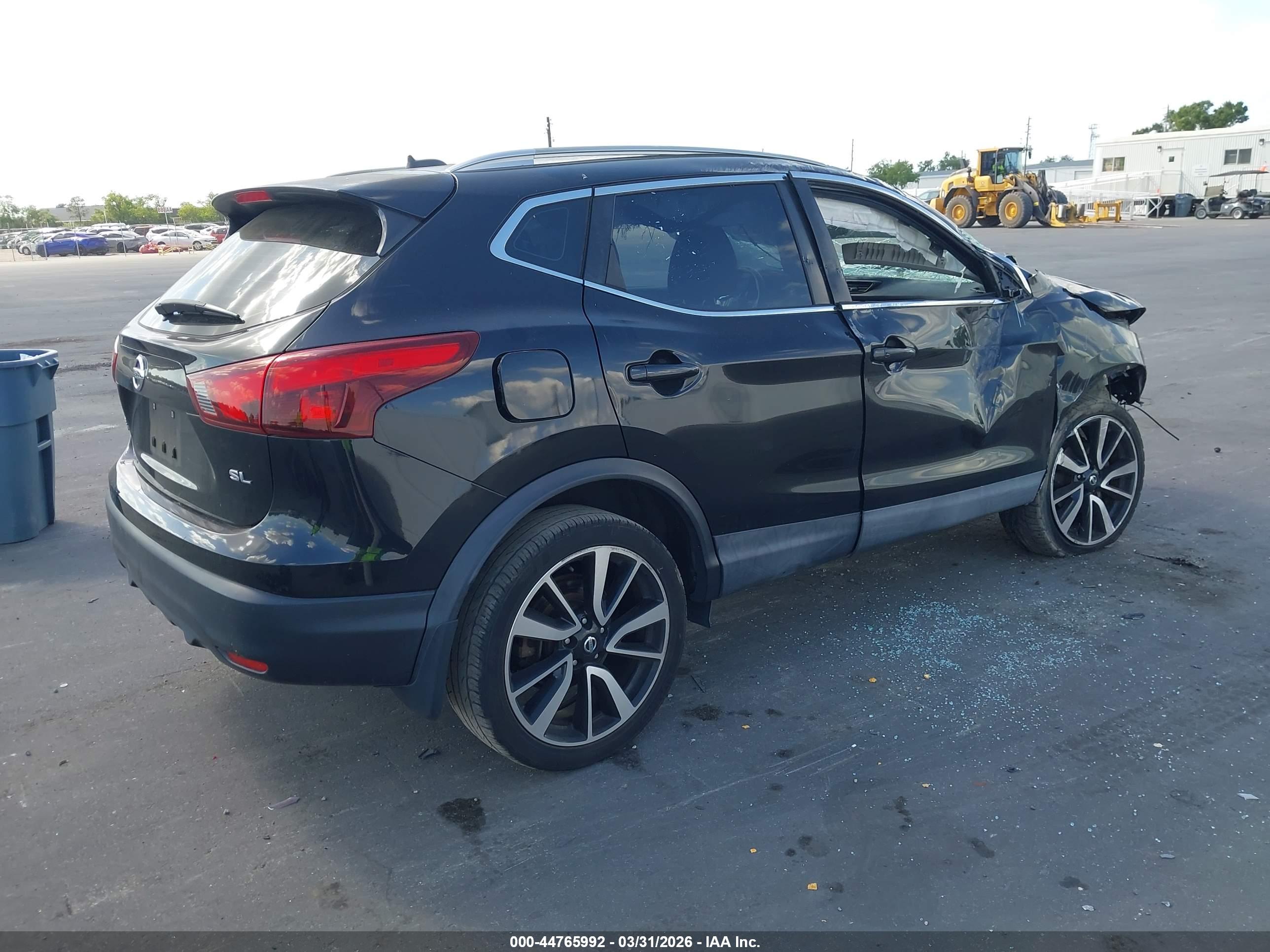 NISSAN ROGUE image 4