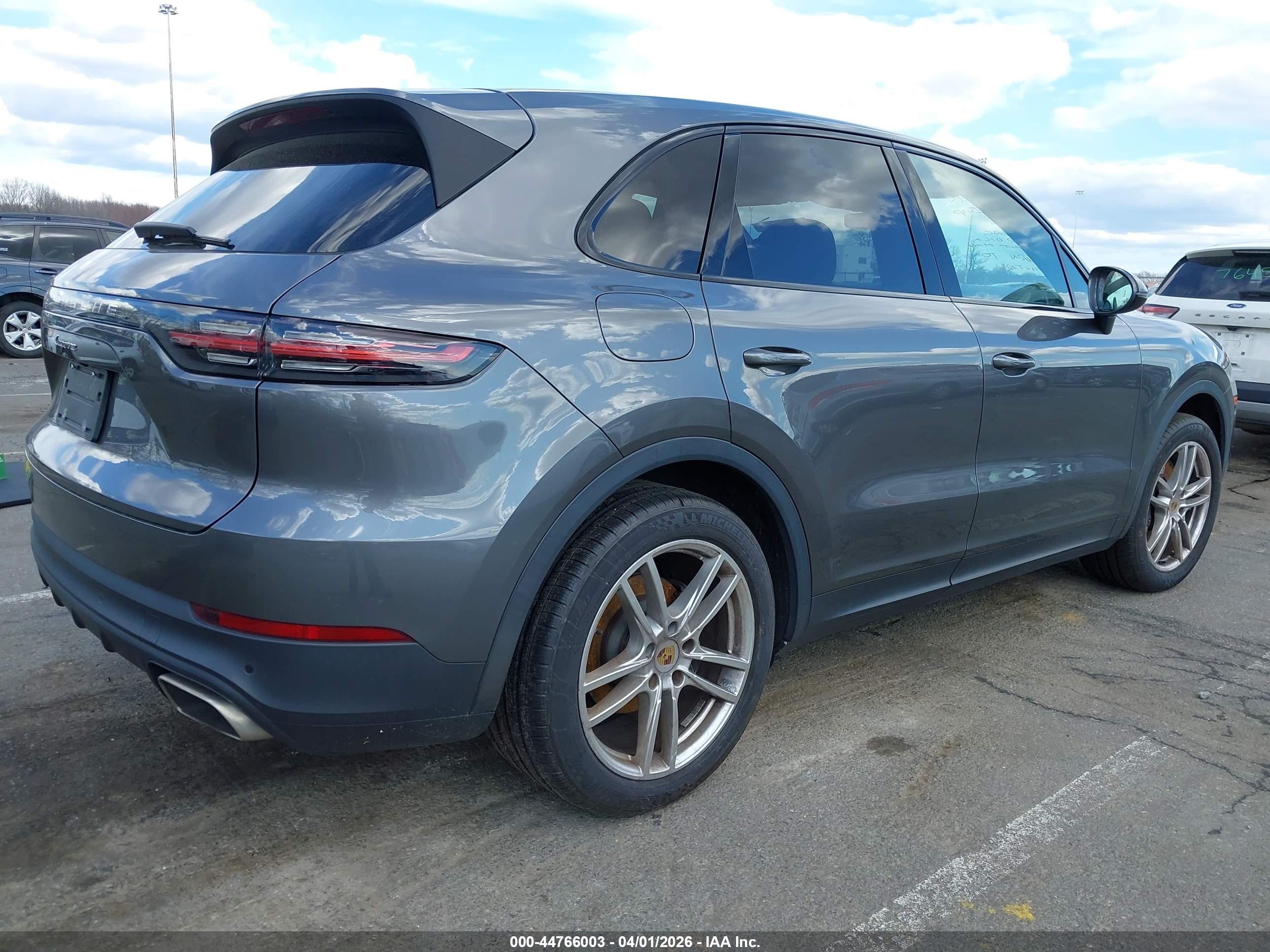 PORSCHE CAYENNE image 4