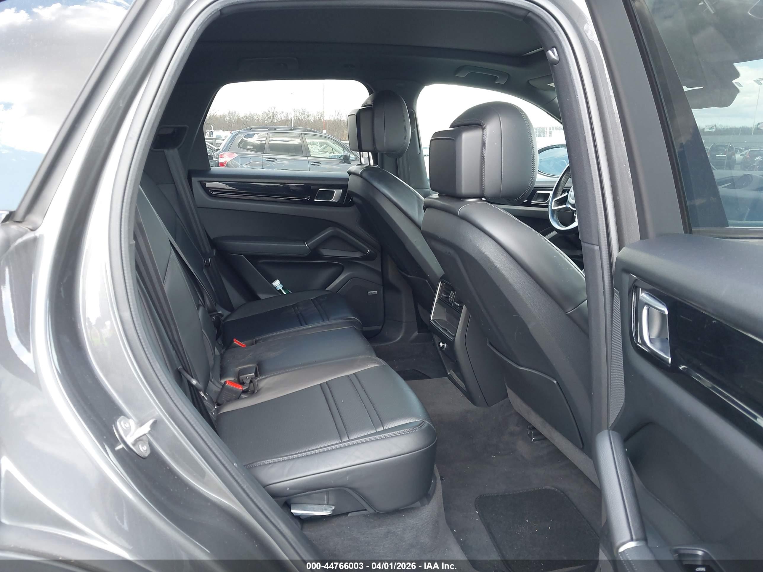 PORSCHE CAYENNE image 8