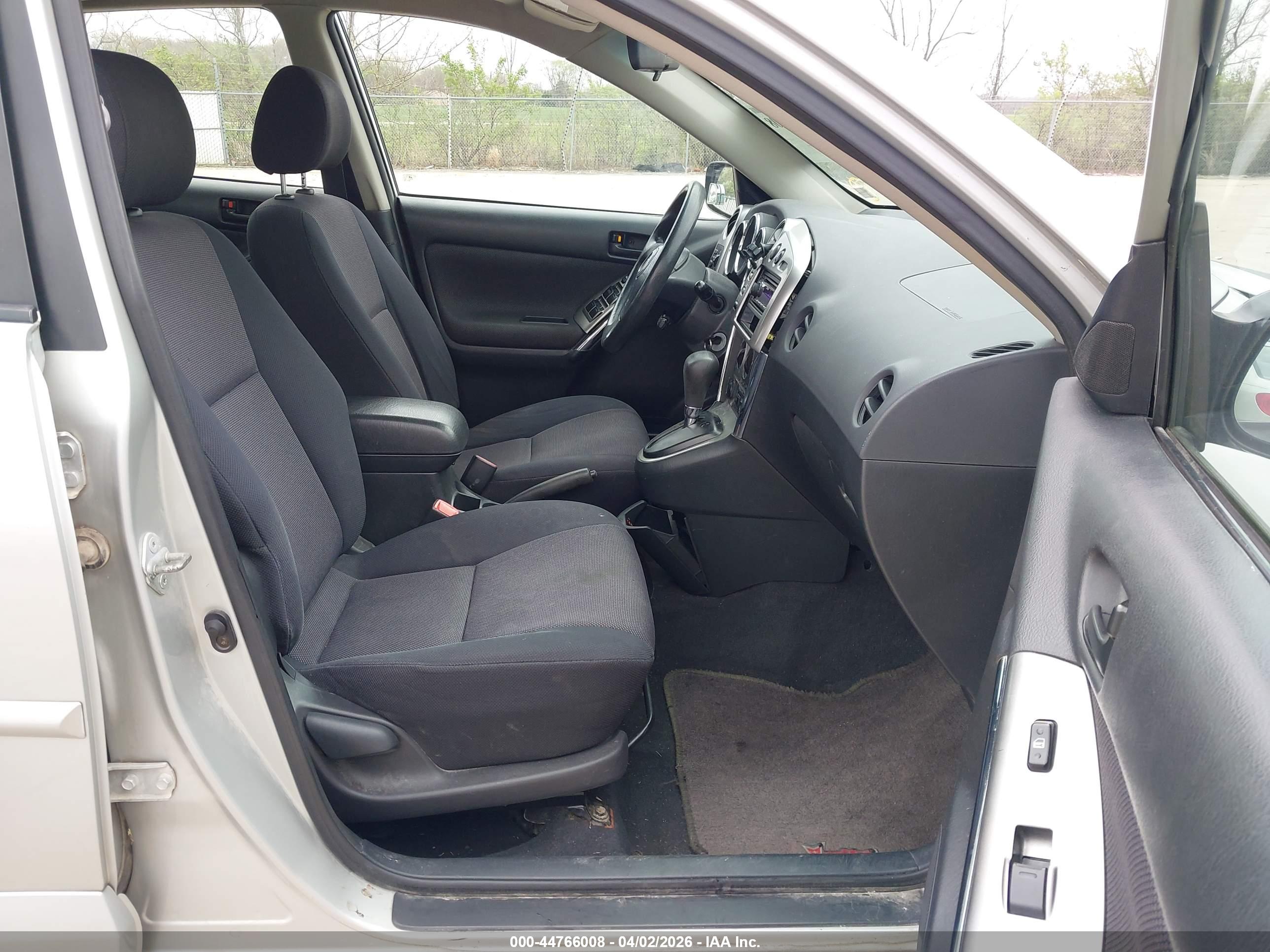 PONTIAC VIBE image 5