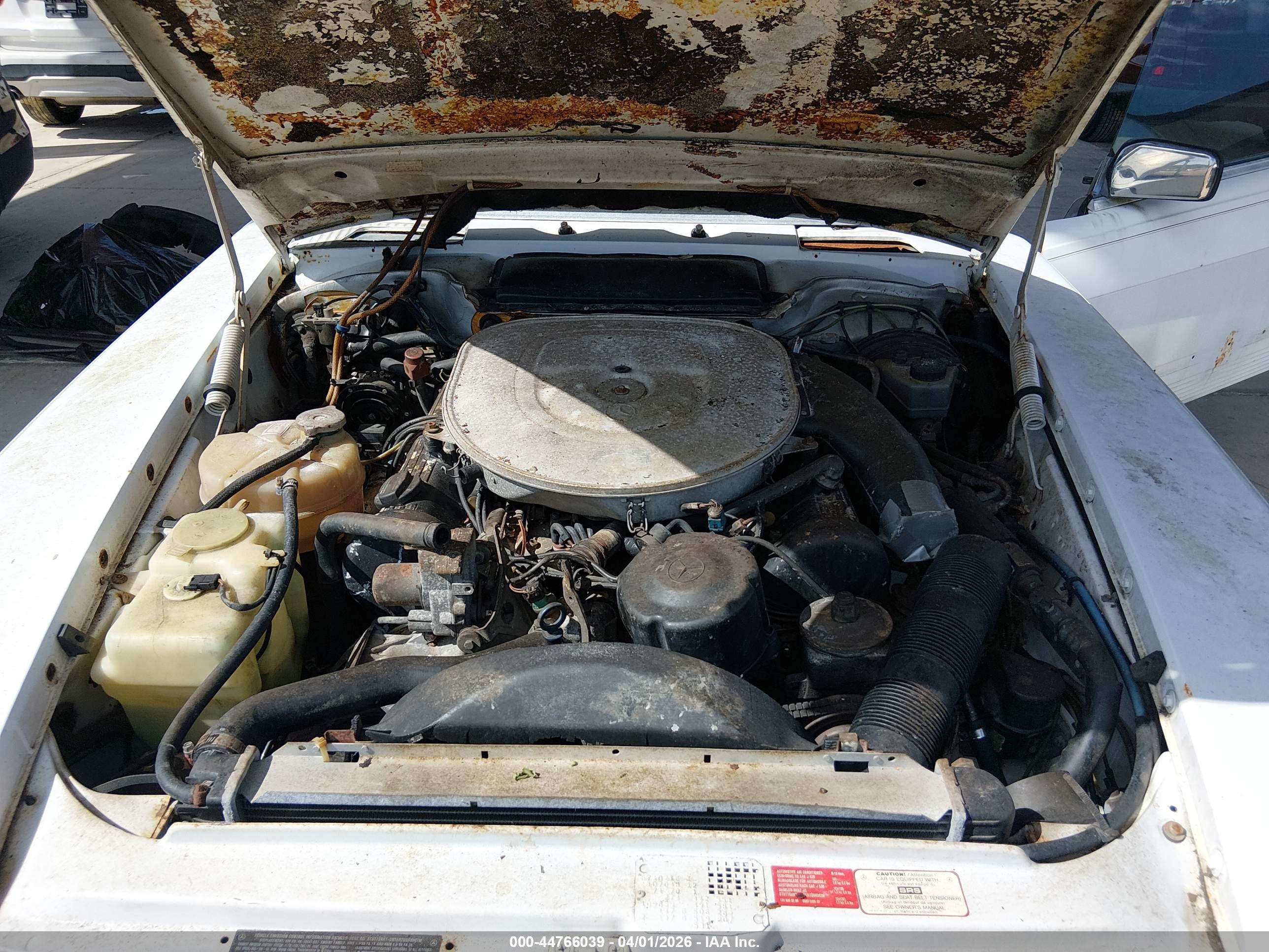MERCEDES-BENZ 560 image 10