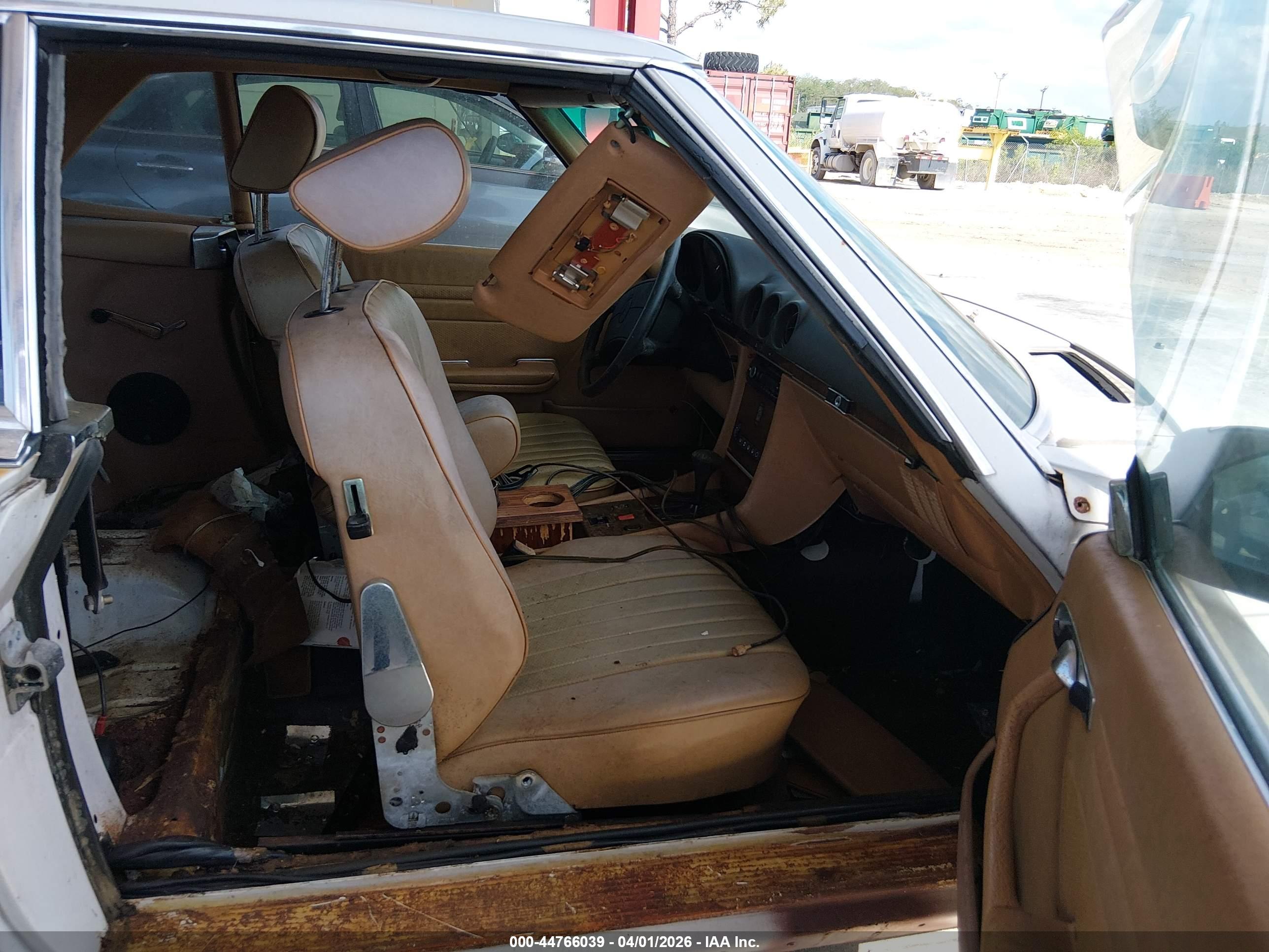 MERCEDES-BENZ 560 image 5